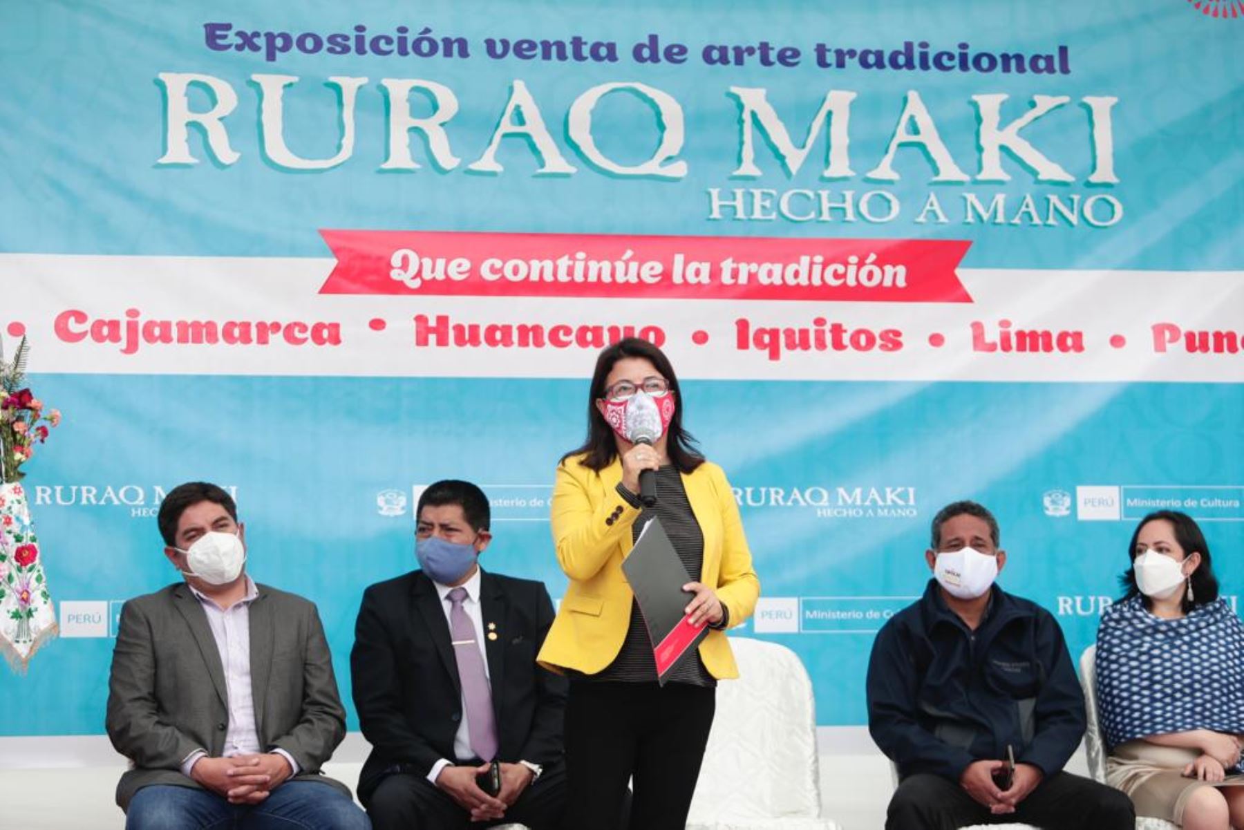 Ministra de Cultura, Gisela Ortiz, inauguró la primera edición de Ruraq maki presencial en Cajamarca, feria que reúne a colectivos de 12 provincias de la región.