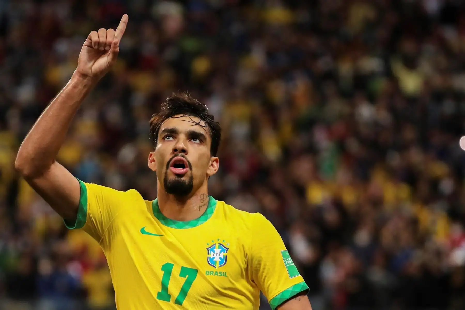 Los jugadores de Brasil celebran un gol de Lucas Paqueta hoy, en un partido de las eliminatorias sudamericanas para el Mundial de Catar entre Brasil y Colombia en el estadio Arena de Sao Paulo (Brasil). EFE/Sebastiao Moreira