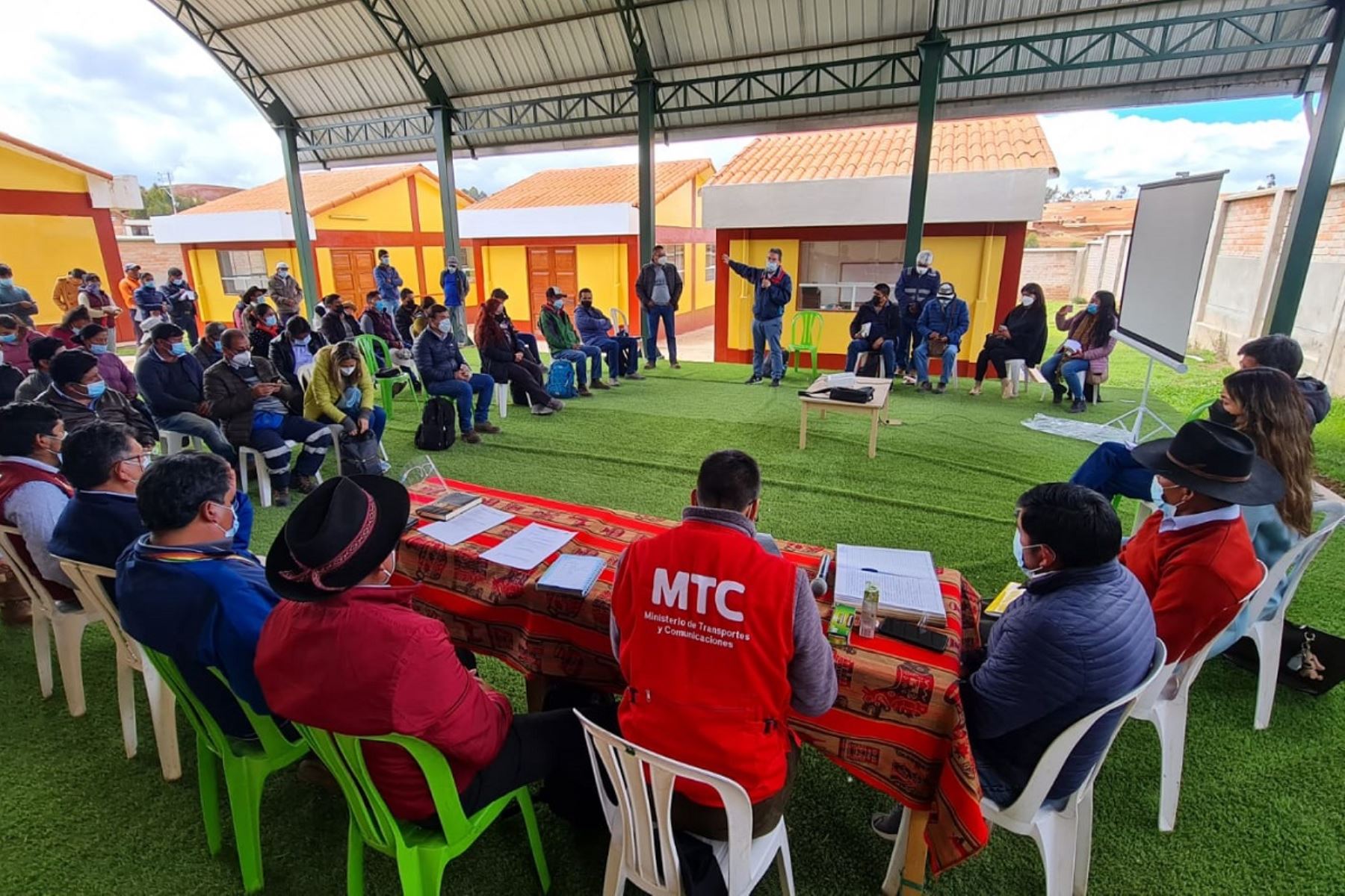MTC promueve buena relación entre comunidades y constructora de aeropuerto de Chinchero