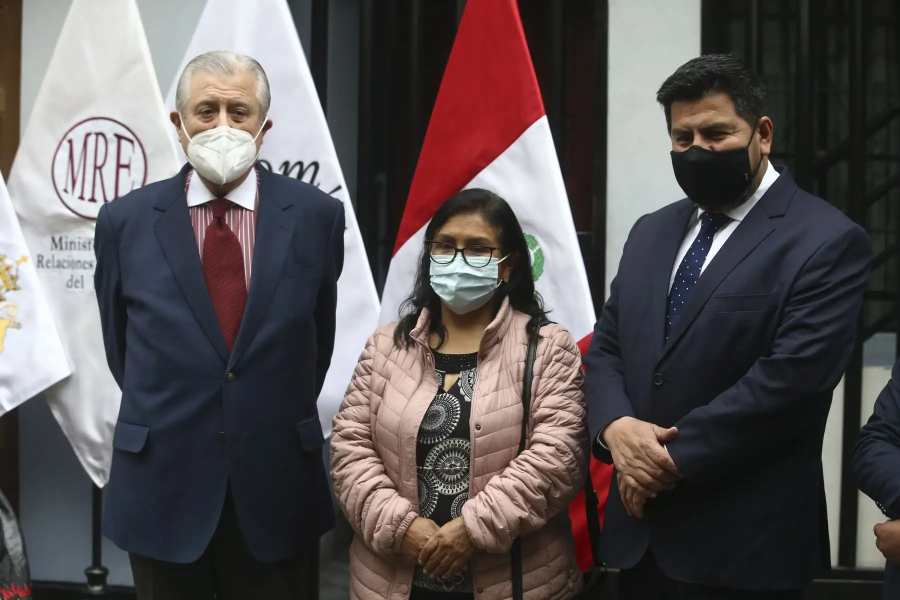 Bendicen las piezas del pesebre de la comunidad Chopcca-Huancavelica que partirán a Roma para su exposición en la Plaza de San Pedro del Vaticano durante la celebración de Navidad 2021. Foto: ANDINA/Vidal Tarqui
