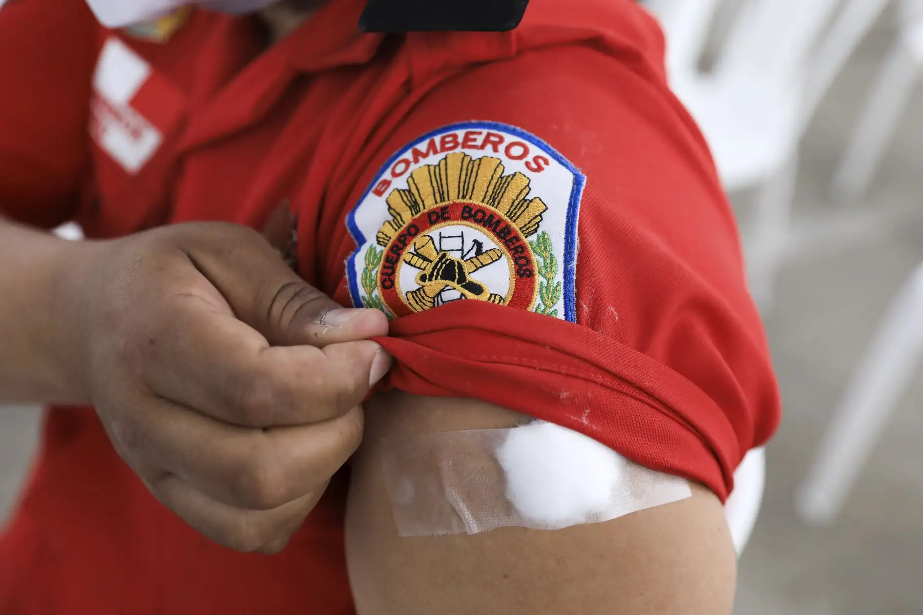 Serán alrededor de 2570 efectivos del Cuerpo de Bomberos que recibirán la dosis de refuerzo en una jornada de vacunación que durará 24 horas ininterrumpidas. Foto: Essalud