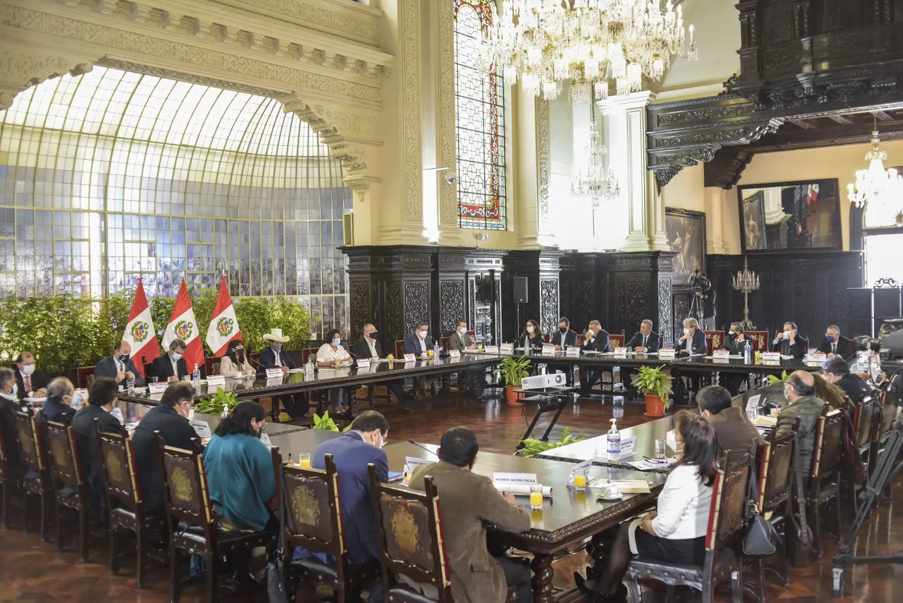 El presidente de la República, Pedro Castillo, encabeza sesión de reinstalación del Consejo Nacional de Trabajo. Participan la presidenta del Consejo de Ministros, Mirtha Vásquez y la titular de Trabajo y Promoción del Empleo, Betssy Chávez. Foto: ANDINA/Prensa Presidencia
