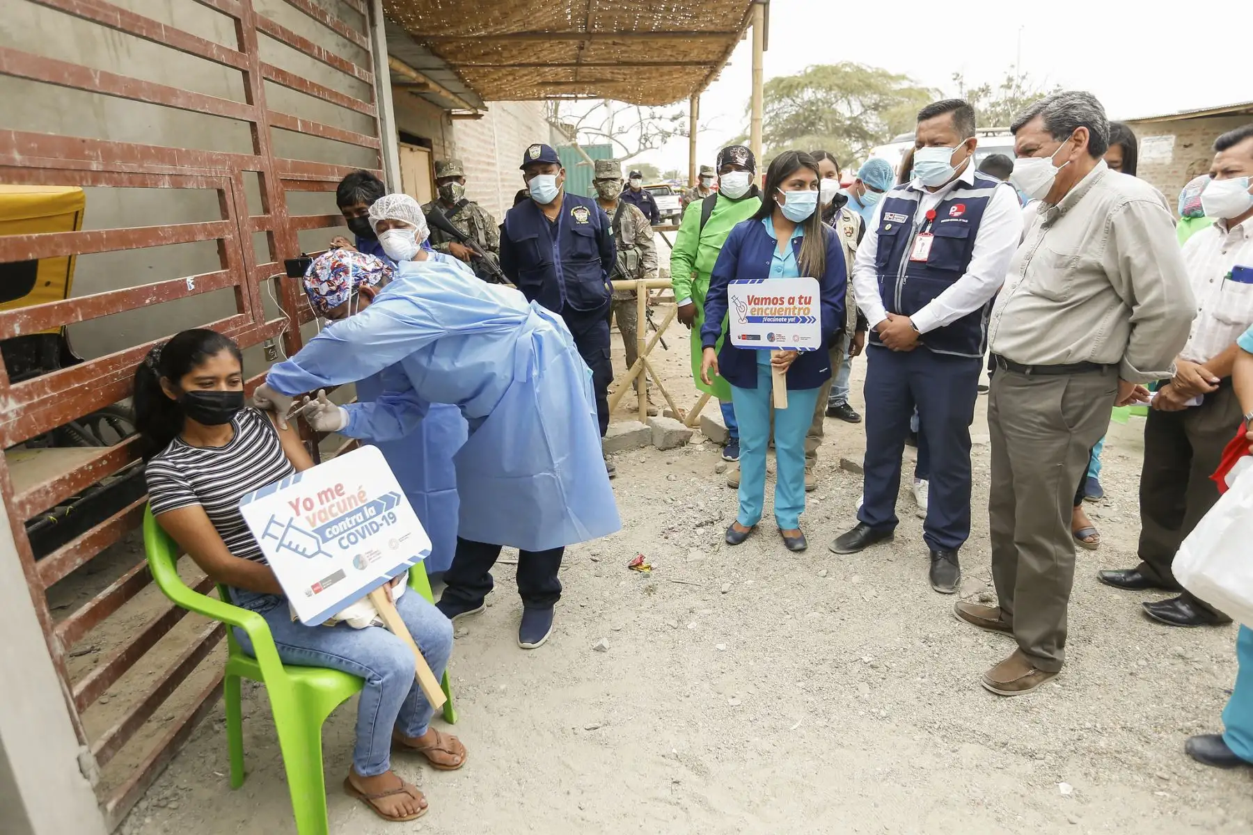 Ministro de Salud, Hernando Cevallos, supervisa actividades de la estrategia "Vamos a tu Encuentro" en el distrito de La Unión, Piura. Foto: Minsa