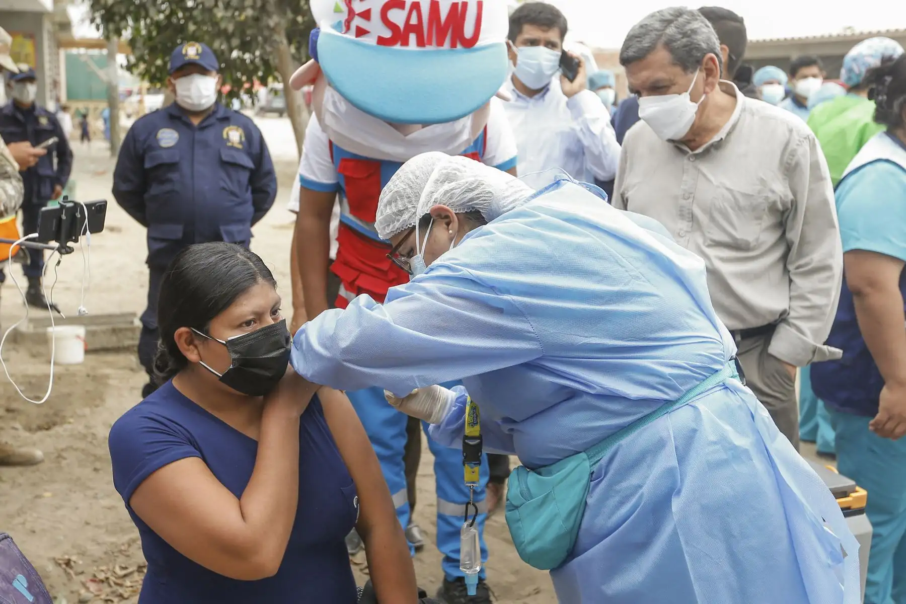 Ministro de Salud, Hernando Cevallos, supervisa actividades de la estrategia "Vamos a tu Encuentro" en el distrito de La Unión, Piura. Foto: Minsa