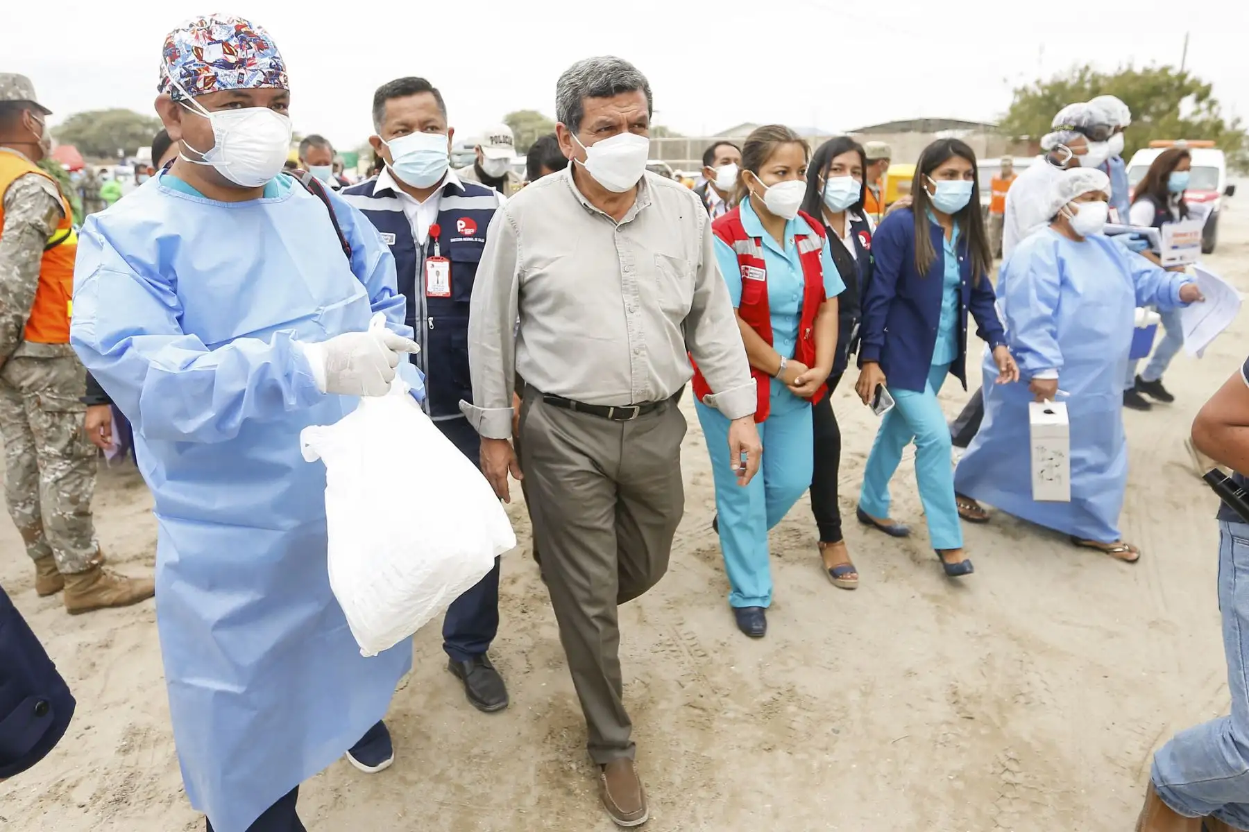 Ministro de Salud, Hernando Cevallos, supervisa actividades de la estrategia "Vamos a tu Encuentro" en el distrito de La Unión, Piura. Foto: Minsa
