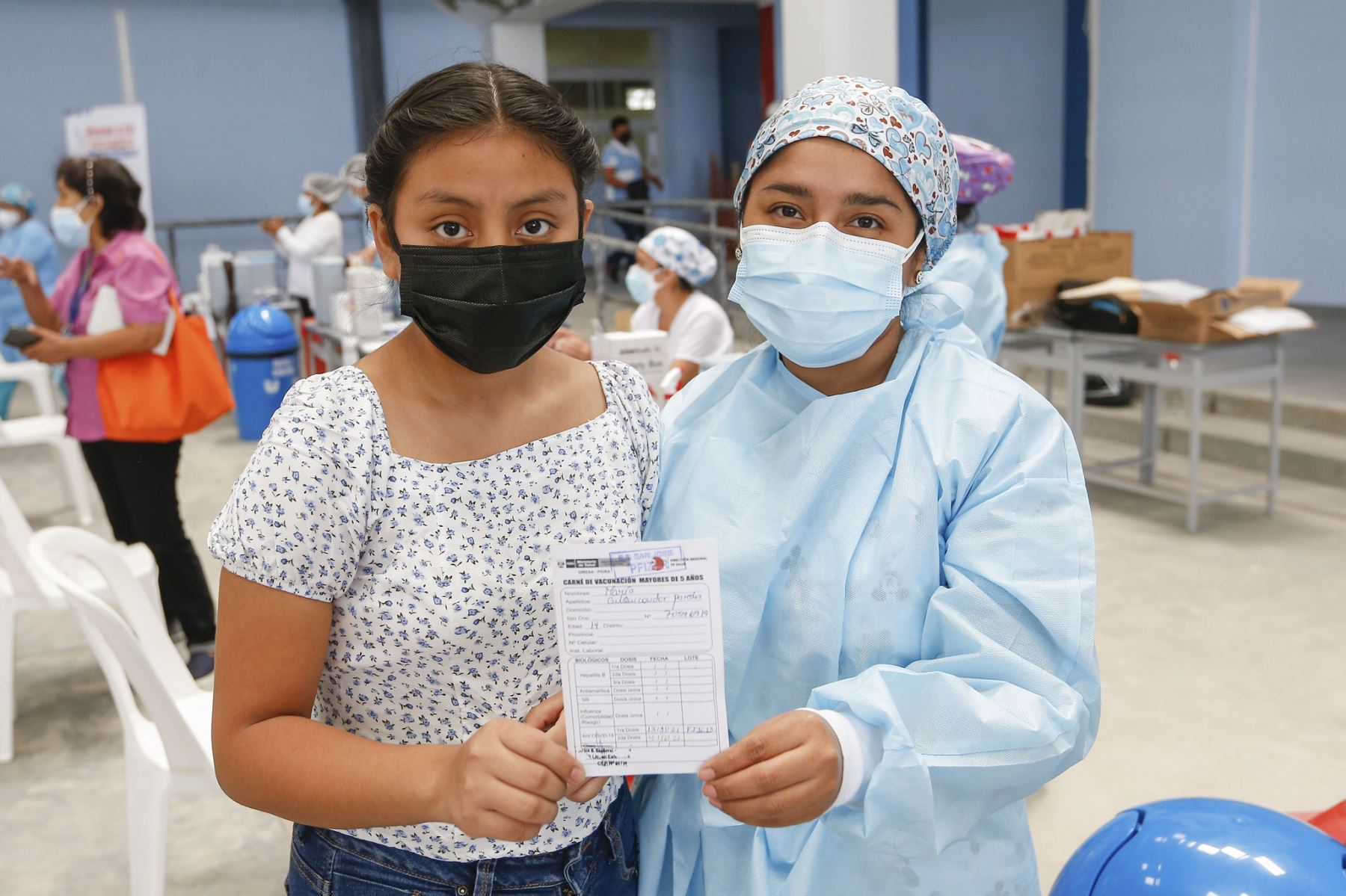Ministerio de Salud supervisó proceso de vacunación contra la covid-19 en el colegio de mujeres Nuestra Señora de Fátima de Piura. Foto: Minsa