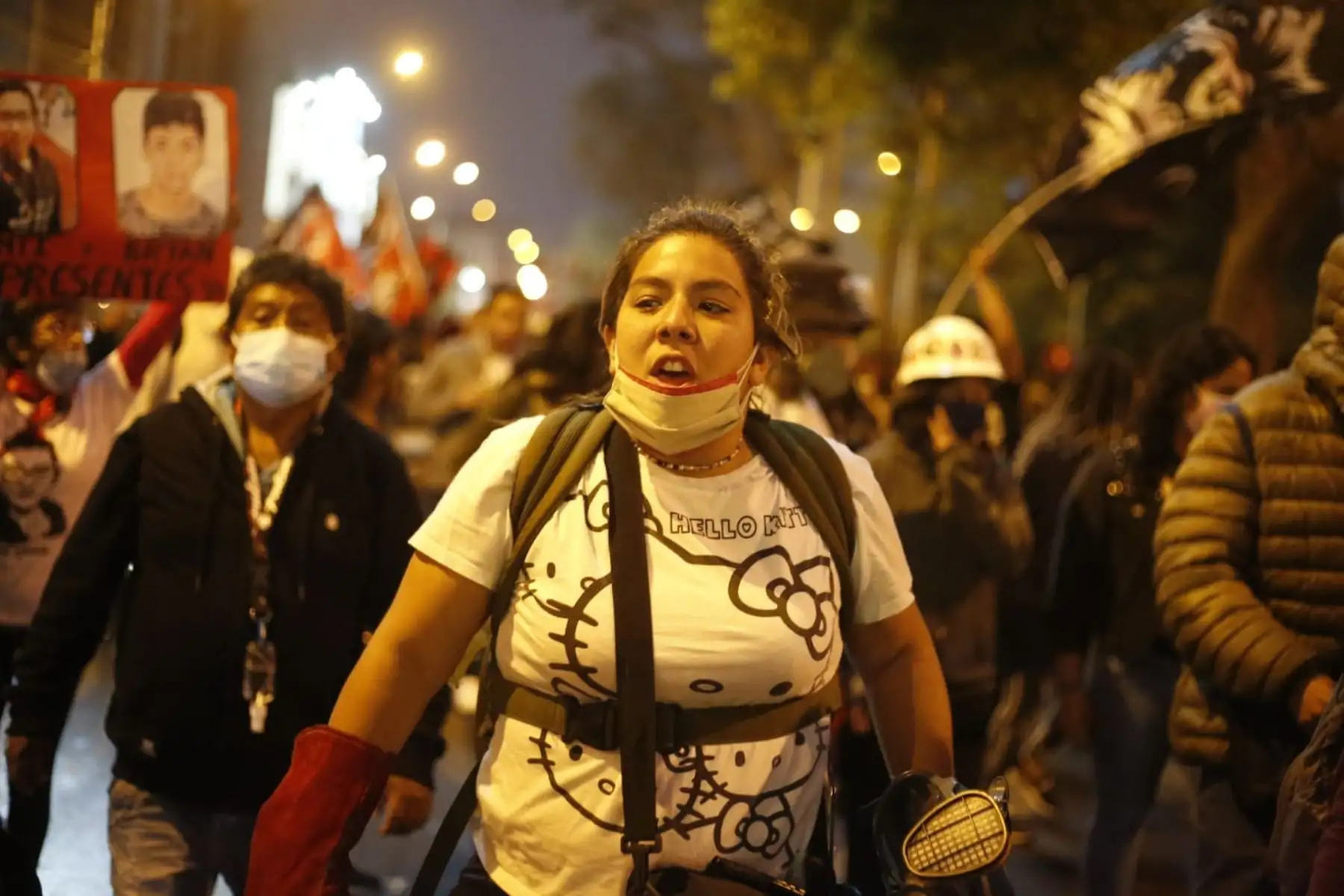Ciudadanos se movilizan por las calles del Centro de Lima exigiendo justicia para Inti y Bryan, a un año de su muerte. Foto: ANDINA/Renato Pajuelo
