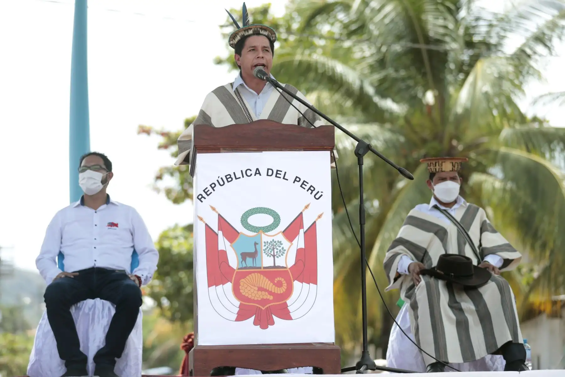 El presidente Pedro Castillo se reúne con organizaciones de productores y autoridades locales de Junín, en la Cumbre Regional Amazónica, que se desarrolla en el distrito de Perené. Participa el ministro de Desarrollo Agrario y Riego, Víctor Maita.  Foto: ANDINA/Prensa Presidencia