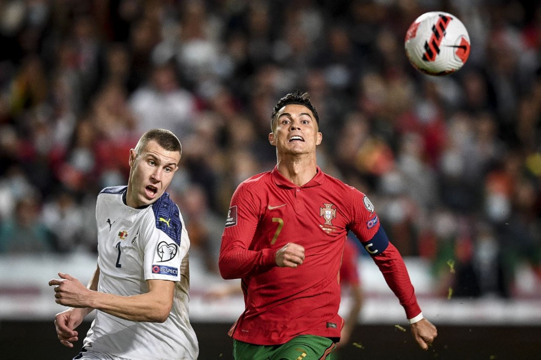 Serbia derrotó 2-1 a Portugal en los últimos minutos y clasificó de manera directa al Mundial
