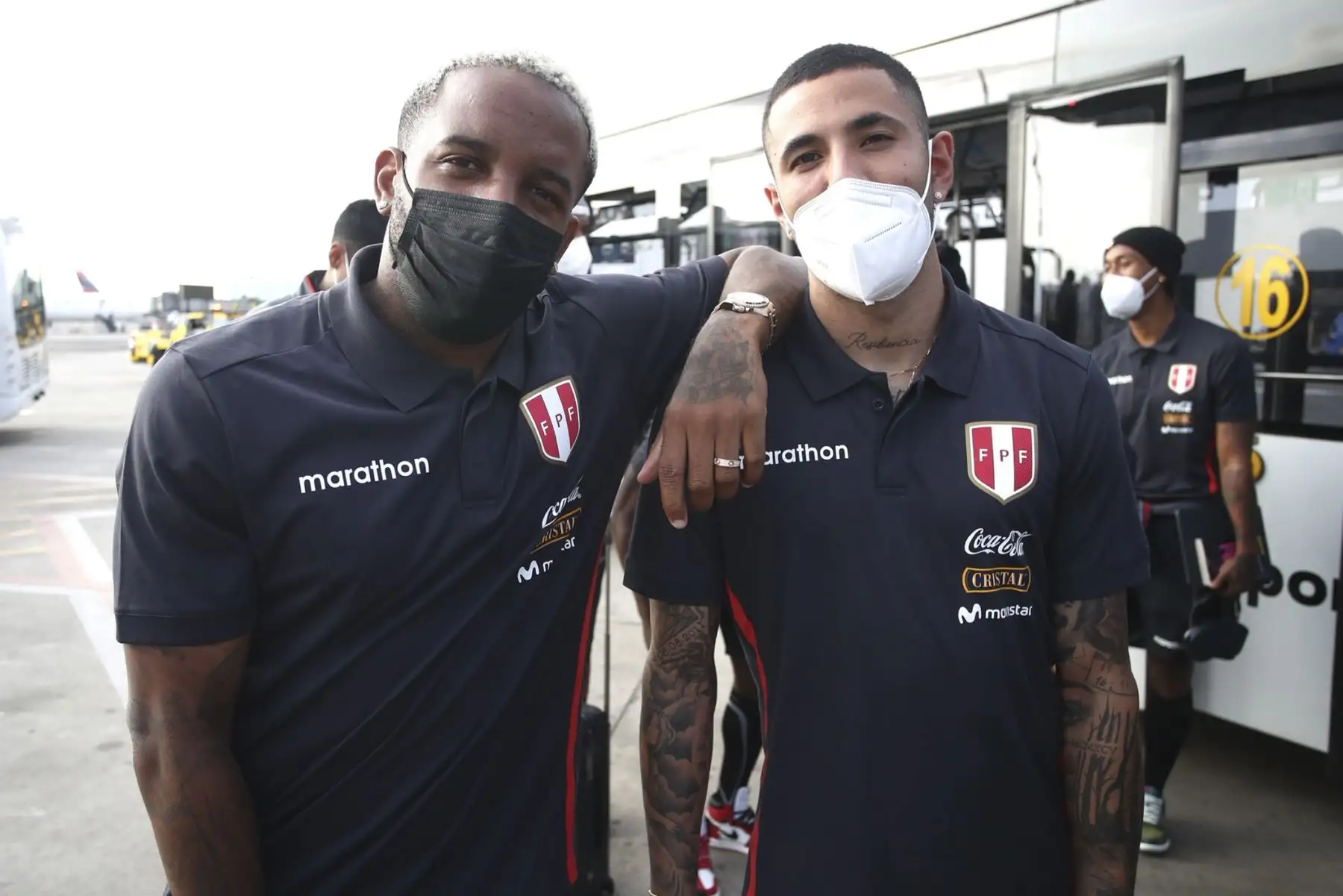 La selección peruana viajó a Caracas para enfrentar a la selección venezolana este martes por las clasificatorias al mundial Catar 2022. Foto: FPF