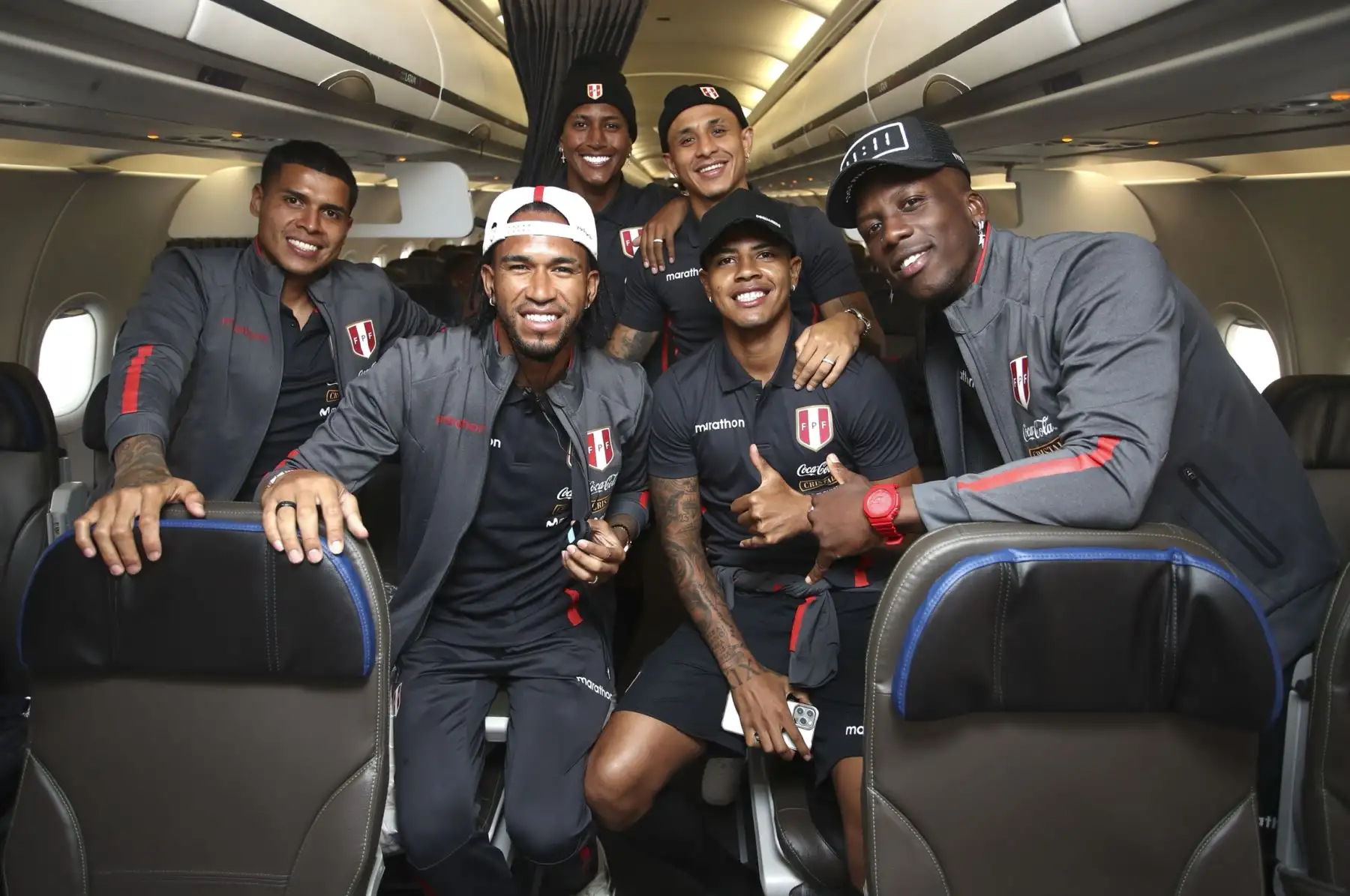 La selección peruana viajó a Caracas para enfrentar a la selección venezolana este martes por las clasificatorias al mundial Catar 2022. Foto: FPF