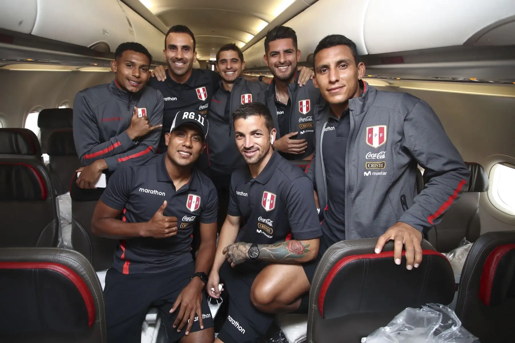 La selección peruana viajó a Caracas para enfrentar a la selección venezolana este martes por las clasificatorias al mundial Catar 2022. Foto: FPF