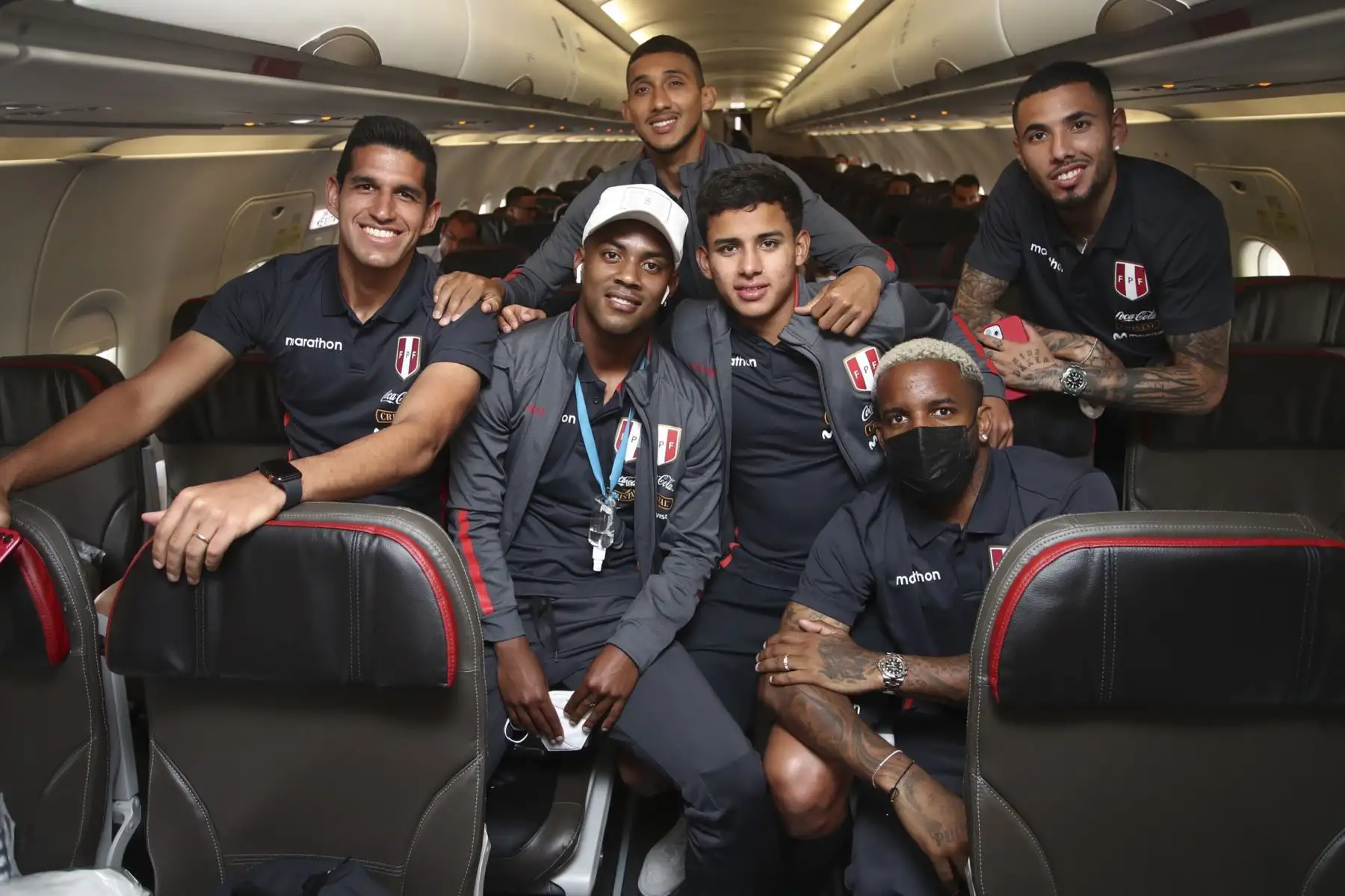 La selección peruana viajó a Caracas para enfrentar a la selección venezolana este martes por las clasificatorias al mundial Catar 2022. Foto: FPF