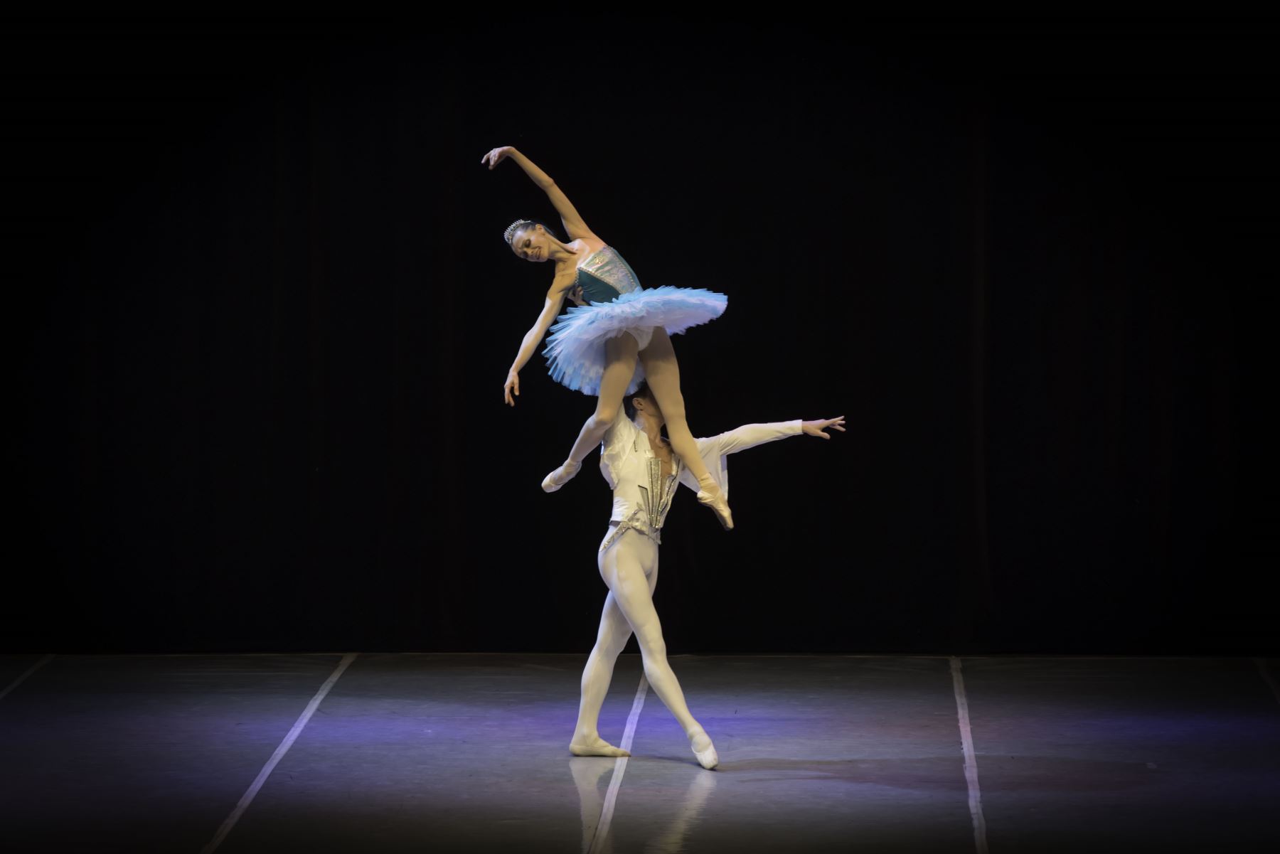Estrellas del ballet ruso presentarán en Lima a "Los Zares del Ballet".