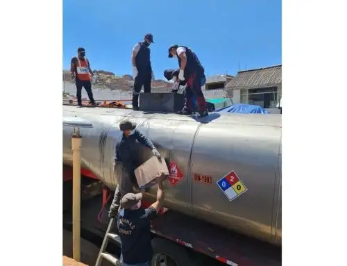 Agentes de Aduanas de la Sunat intervienieron en Puno a un camión cisterna que ocultaba mercancías de contrabando por un valor de S/ 1 millón.