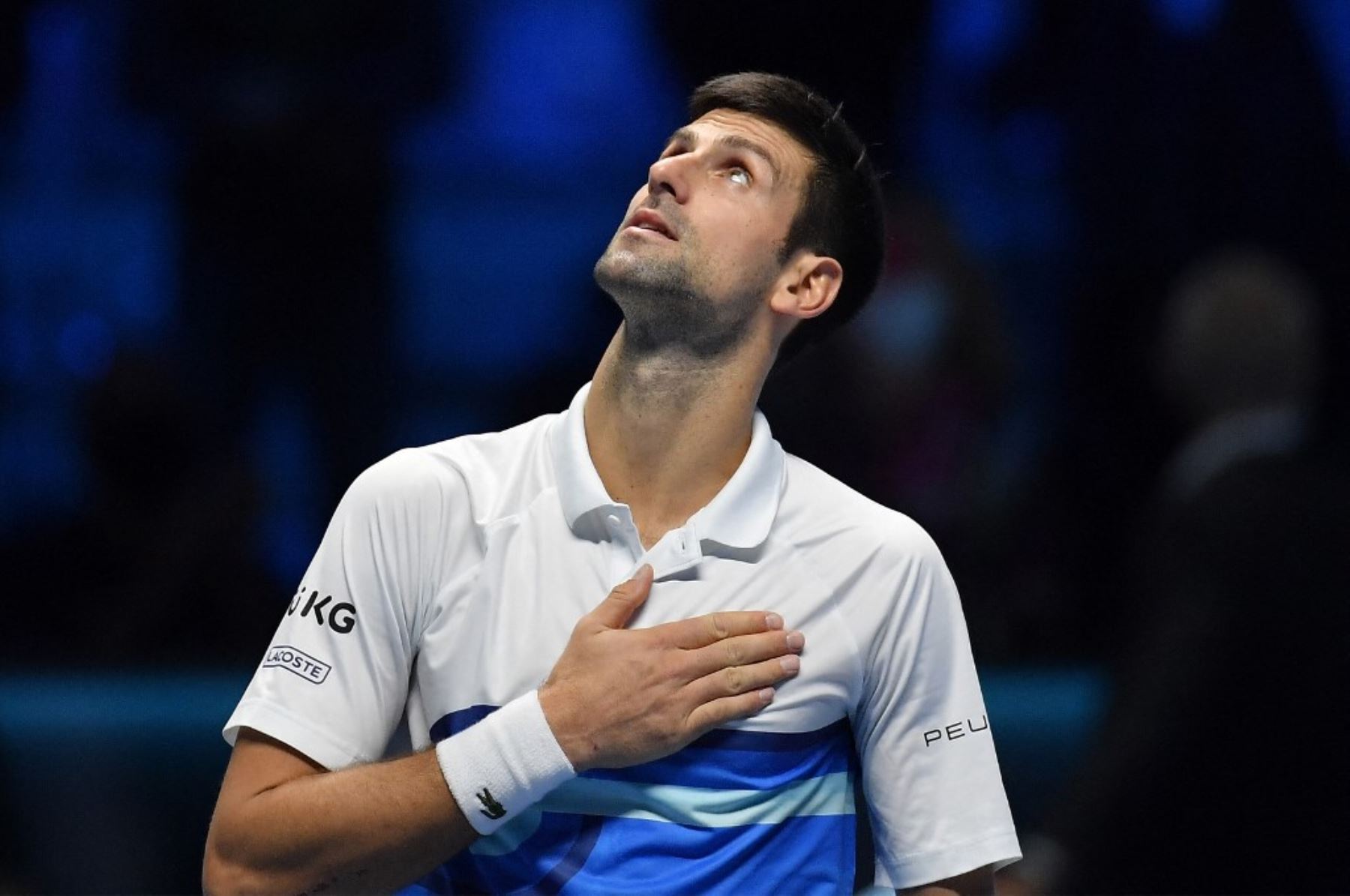 Djokovic se mantiene por la sendas del triunfo