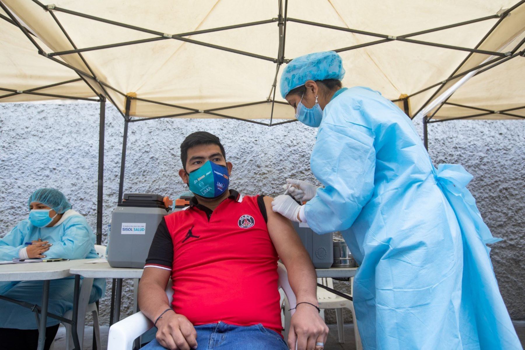 En el contexto de la pandemia de covid-19, brigadas de Sisol Salud participan en campañas en diversos sectores de Lima.