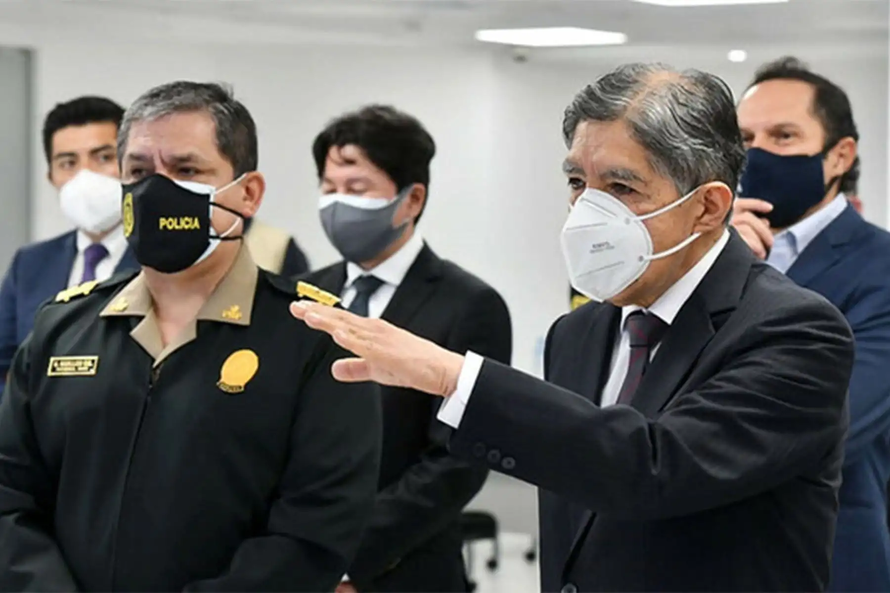 Agentes de la Dirección de Inteligencia de la PNP mostraron herramientas tecnológicas que ayudarán al cuerpo policial a combatir el crimen en todo el país. Foto: Mininter