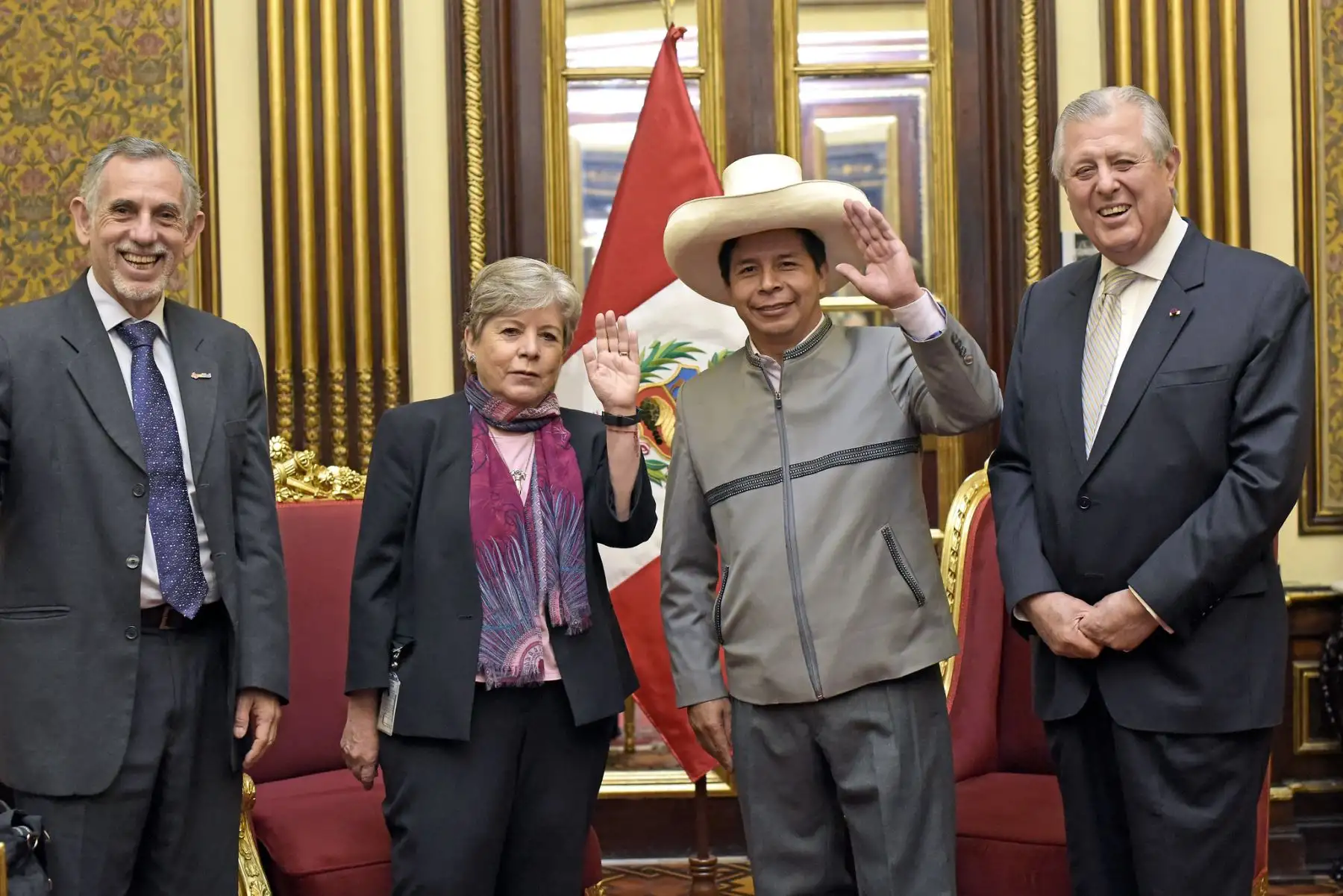 Presidente de la República, Pedro Castillo, sostuvo reunión con la secretaria ejecutiva de la CEPAL, Alicia Bárcena. Foto: ANDINA/Prensa Presidencia