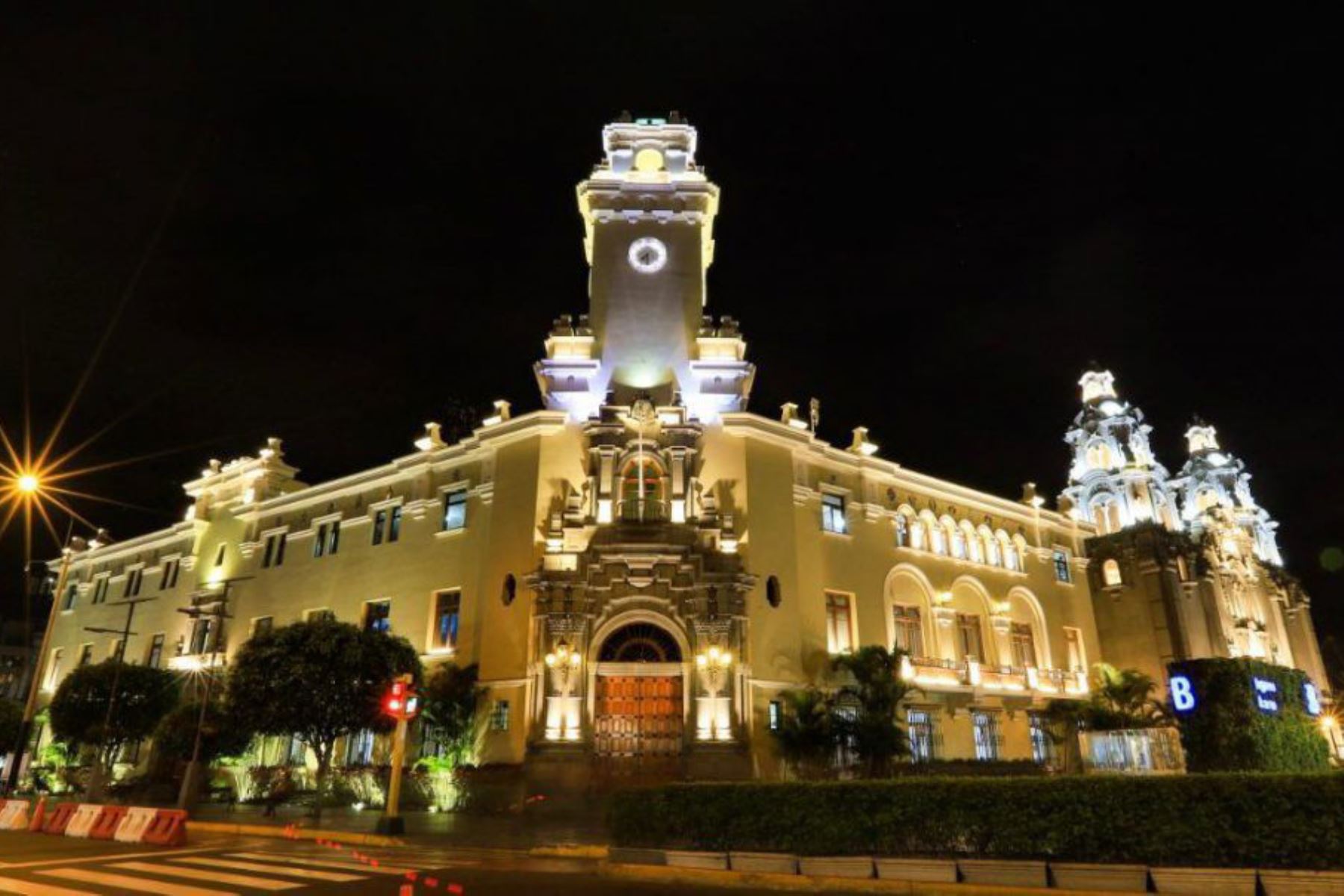 Alcalde de Miraflores, Luis Molina indica que actual Palacio Municipal se convertirá en el Palacio de Bellas Artes. Foto: ANDINA/Difusión.