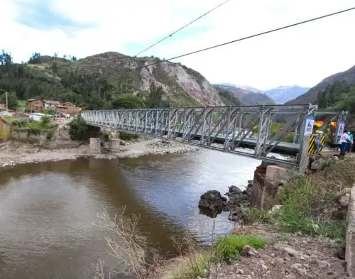 Autoridades de Cusco entregan puente modular que unirá a las provincias de Acomayo y Paruro. ANDINA/Difusión
