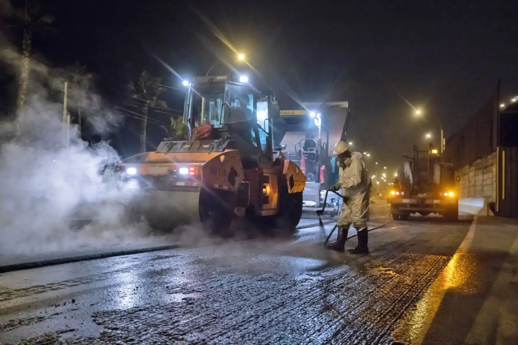 Con una inversión de S/483,967, la Municipalidad de Lima, a través de Emape, viene reparando la vía Costa Verde en ambas direcciones, a la altura de la playa Redondo, en Miraflores. Foto: ANDINA/ Municipalidad de Lima