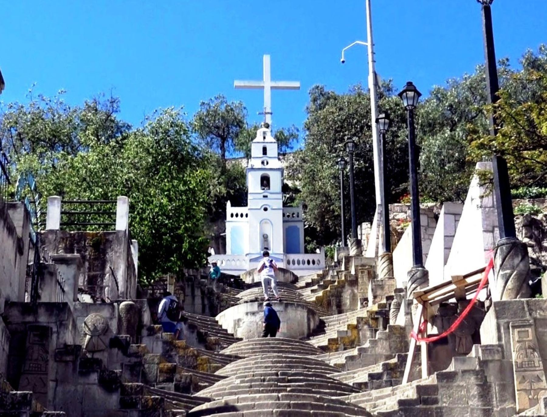 Cajamarca cierra ingreso a atractivo cerro Santa Apolonia por riesgo de deslizamiento de la Cruz Blanca, a causa de las lluvias intensas.