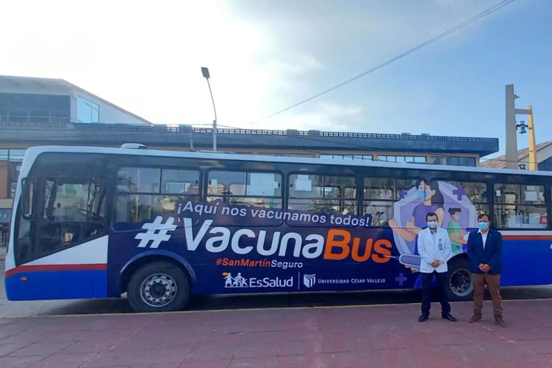 EsSalud Tarapoto presentó el Vacunabus que inmunizará contra la covid-19 a 600 personas por día en San Martín.
Foto: EsSalud