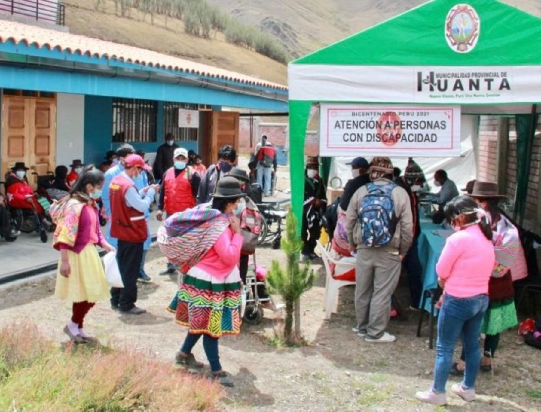 El Instituto Nacional de Rehabilitación del Ministerio de Salud entregó el certificado de discapacidad a las personas que se encuentren en esa condición en el distrito de Uchuraccay, en Ayacucho. Foto: ANDINA/Difusión.