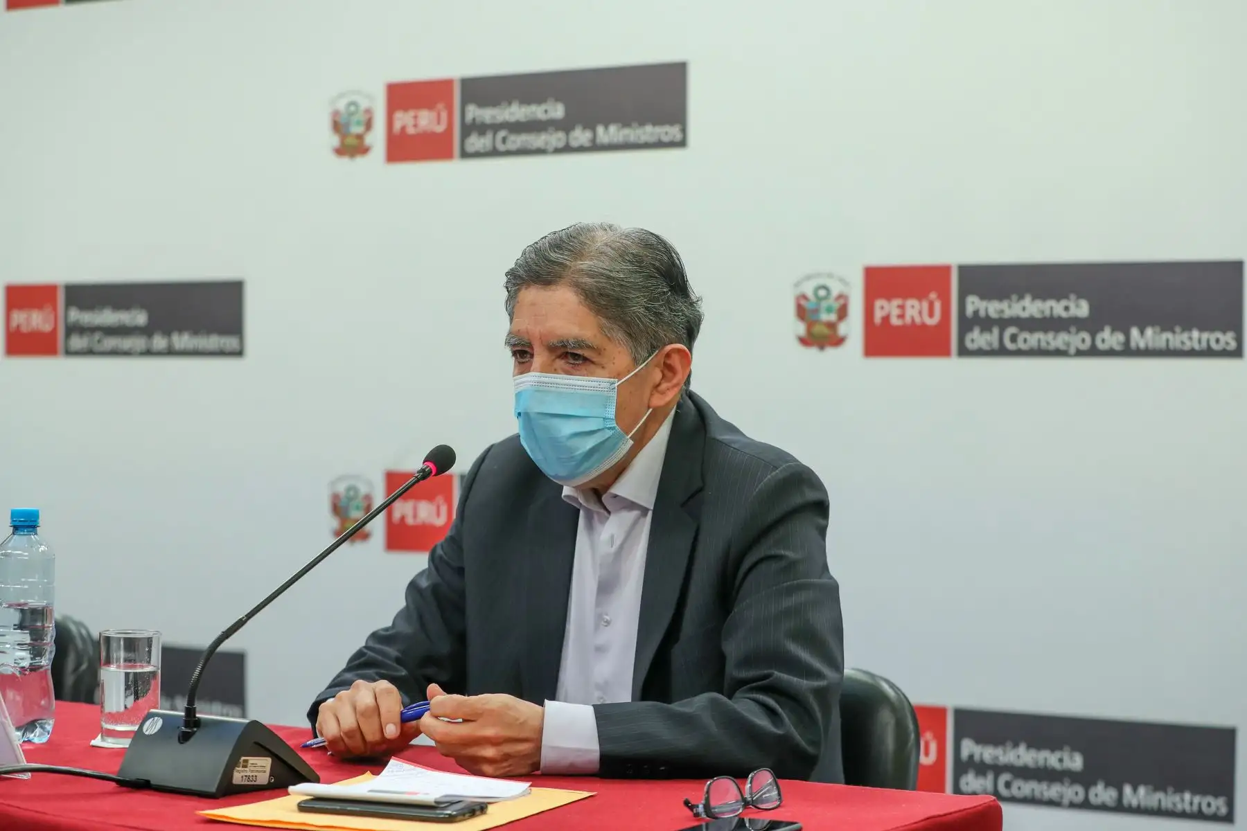 La jefa del Gabinete Ministerial, Mirtha Vásquez, junto con ministros de Estado, informan a la ciudadanía sobre las decisiones adoptadas en el Consejo de Ministros. Foto: PCM