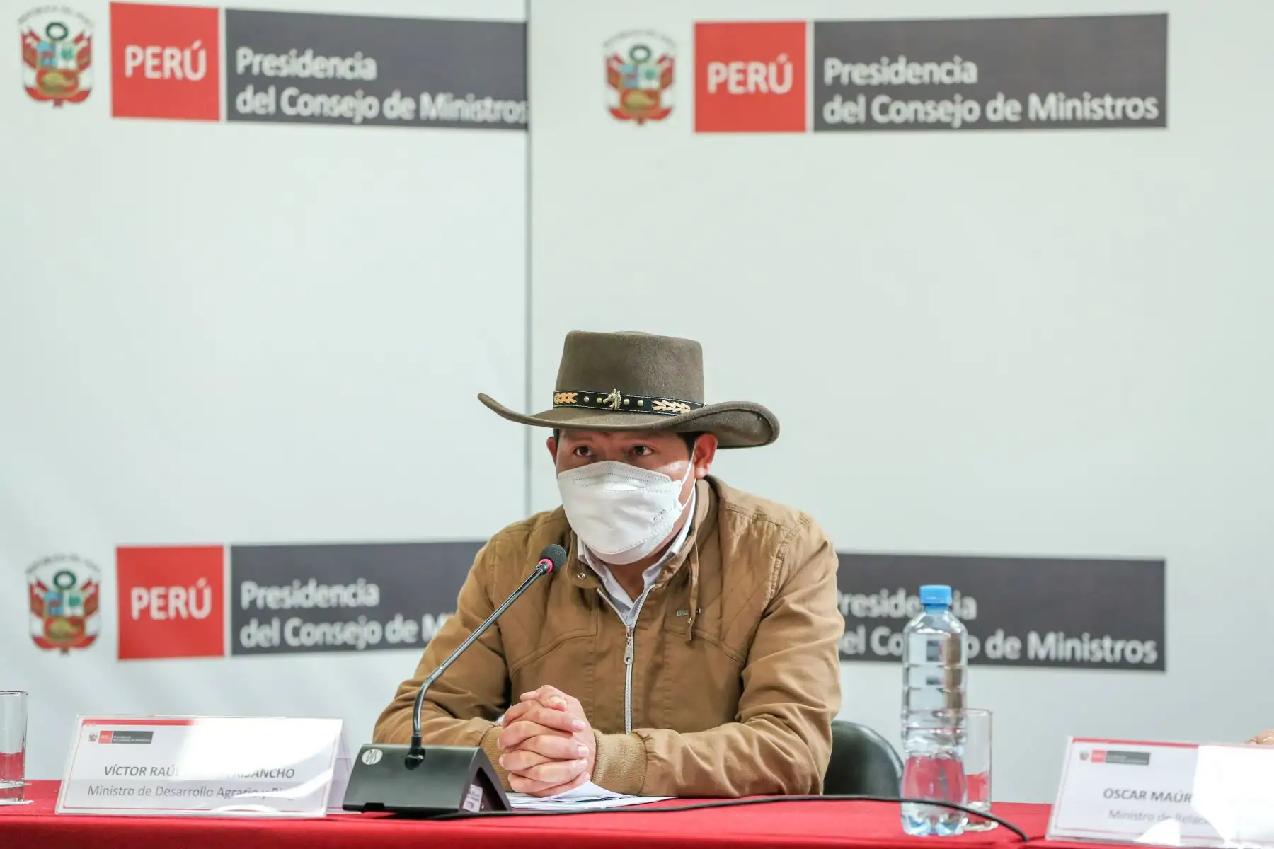 La jefa del Gabinete Ministerial, Mirtha Vásquez, junto con ministros de Estado, informan a la ciudadanía sobre las decisiones adoptadas en el Consejo de Ministros. Foto: PCM