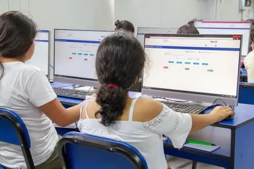 El 64 % de postulantes al concurso Beca 18-2022 son mujeres. Foto: Pronabec