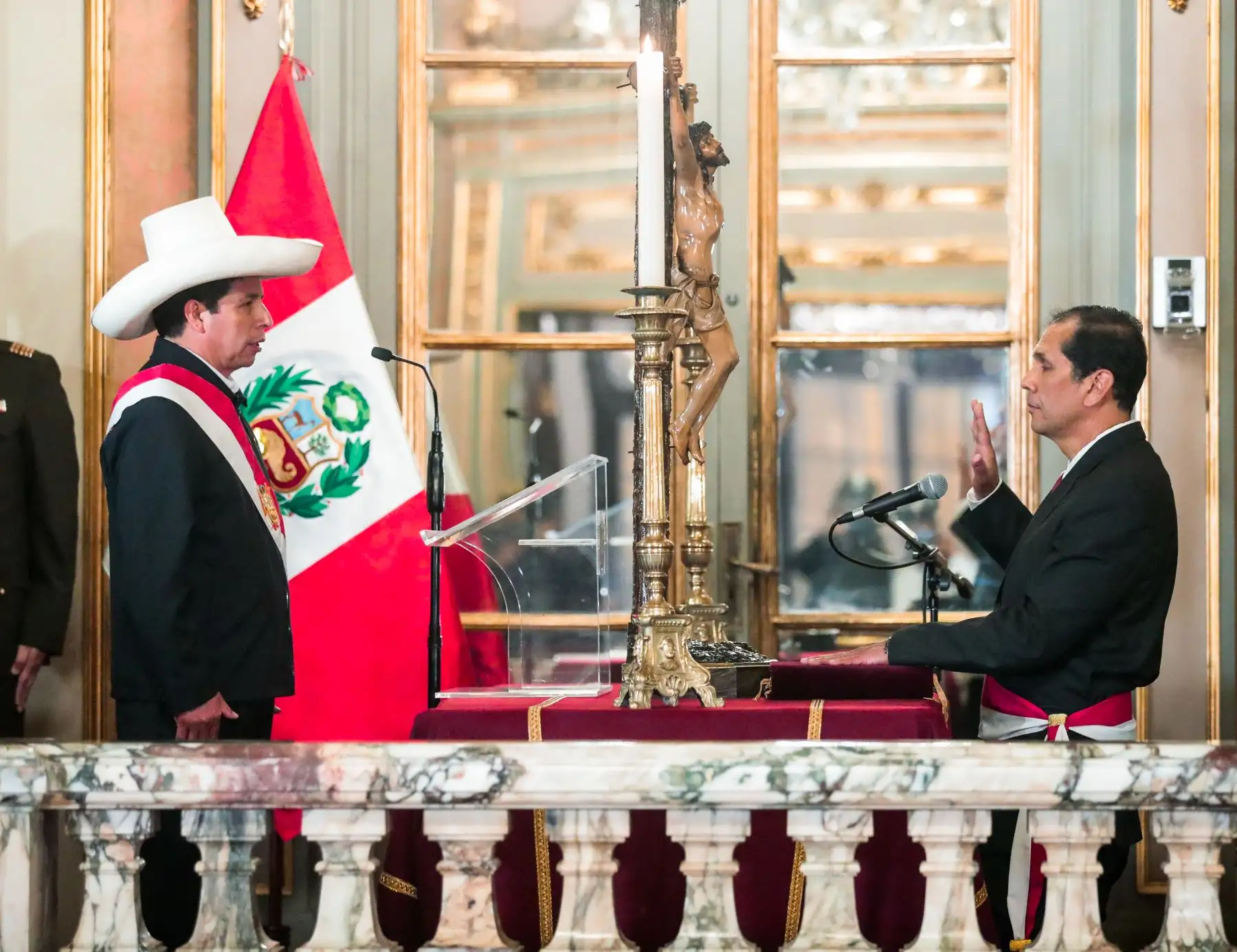 Presidente de la República, Pedro Castillo, toma juramento a los ministros de Defensa, Juan Carrasco Millones, y de la Producción, Jorge Luis Prado Palomino, en Palacio de Gobierno. Foto: ANDINA/Prensa Presidencia Presidente de la República, Pedro Castillo, toma juramento a los ministros de Defensa, Juan Carrasco Millones, y de la Producción, Jorge Luis Prado Palomino, en Palacio de Gobierno. Foto: ANDINA/Prensa Presidencia