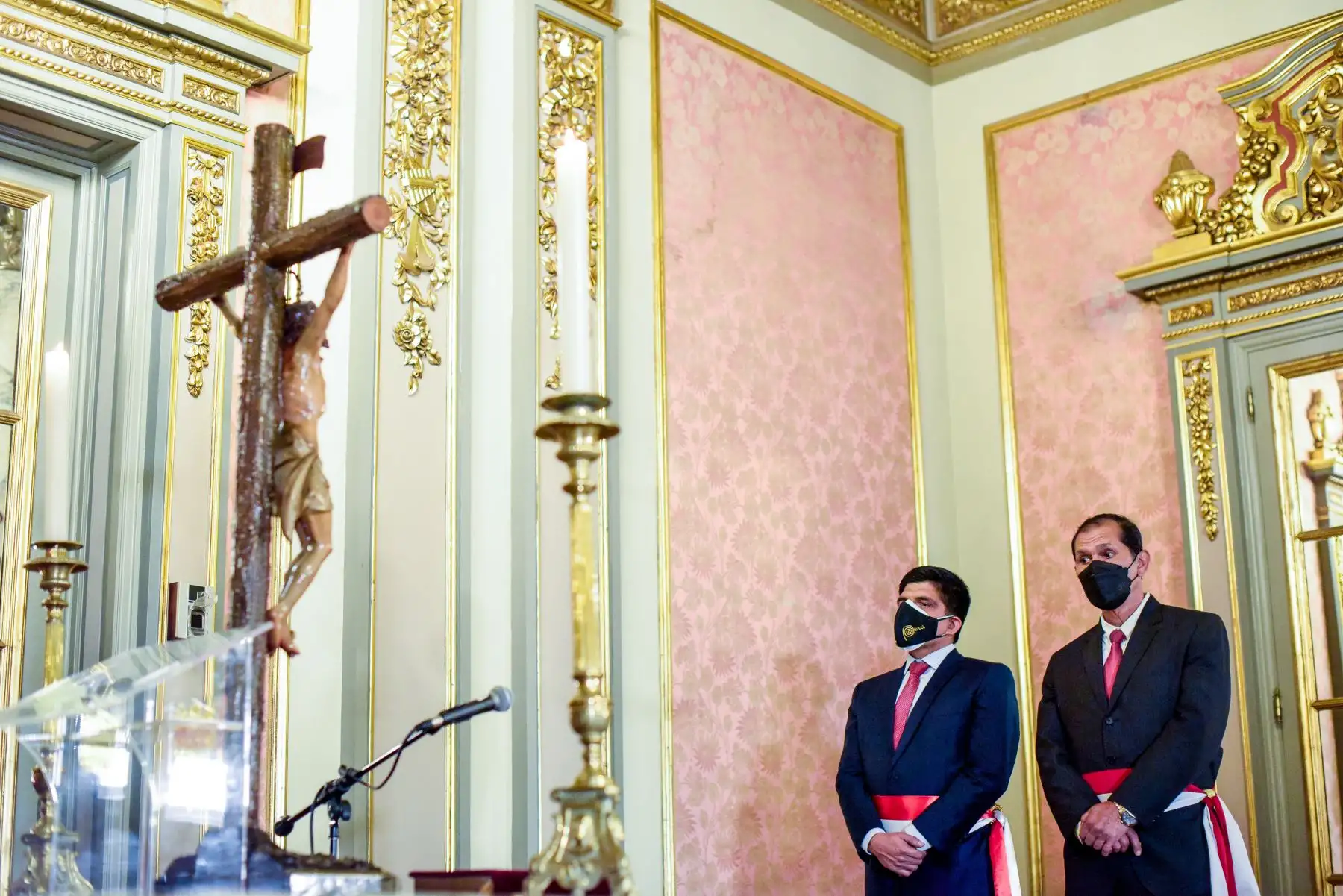 Presidente de la República, Pedro Castillo, toma juramento a los ministros de Defensa, Juan Carrasco Millones, y de la Producción, Jorge Luis Prado Palomino, en Palacio de Gobierno. Foto: ANDINA/Prensa Presidencia Presidente de la República, Pedro Castillo, toma juramento a los ministros de Defensa, Juan Carrasco Millones, y de la Producción, Jorge Luis Prado Palomino, en Palacio de Gobierno. Foto: ANDINA/Prensa Presidencia