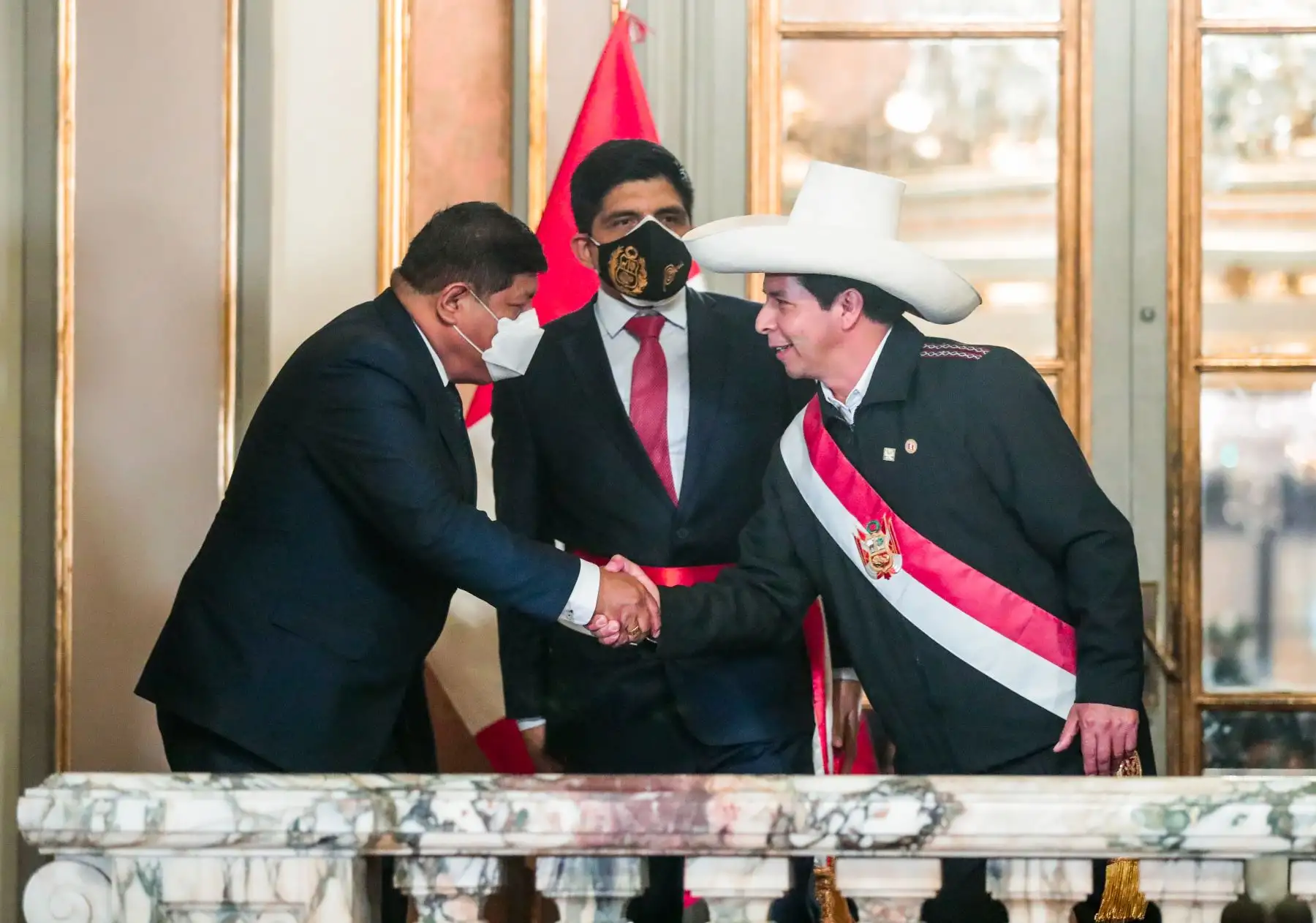 Presidente de la República, Pedro Castillo, toma juramento a los ministros de Defensa, Juan Carrasco Millones, y de la Producción, Jorge Luis Prado Palomino, en Palacio de Gobierno. Foto: ANDINA/Prensa Presidencia Presidente de la República, Pedro Castillo, toma juramento a los ministros de Defensa, Juan Carrasco Millones, y de la Producción, Jorge Luis Prado Palomino, en Palacio de Gobierno. Foto: ANDINA/Prensa Presidencia