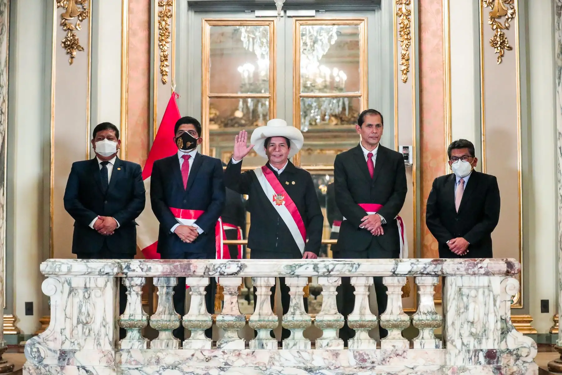 Presidente de la República, Pedro Castillo, toma juramento a los ministros de Defensa, Juan Carrasco Millones, y de la Producción, Jorge Luis Prado Palomino, en Palacio de Gobierno. Foto: ANDINA/Prensa Presidencia Presidente de la República, Pedro Castillo, toma juramento a los ministros de Defensa, Juan Carrasco Millones, y de la Producción, Jorge Luis Prado Palomino, en Palacio de Gobierno. Foto: ANDINA/Prensa Presidencia