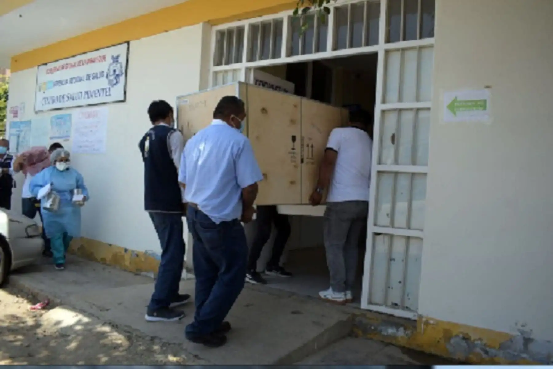 Con donativo del Minsa se refuerza la cadena de frío en el 100 % de centros, puestos de salud y hospitales de toda la región Lambayeque, principalmente para la conservación de vacunas; incluidos los biológicos contra la covid-19.