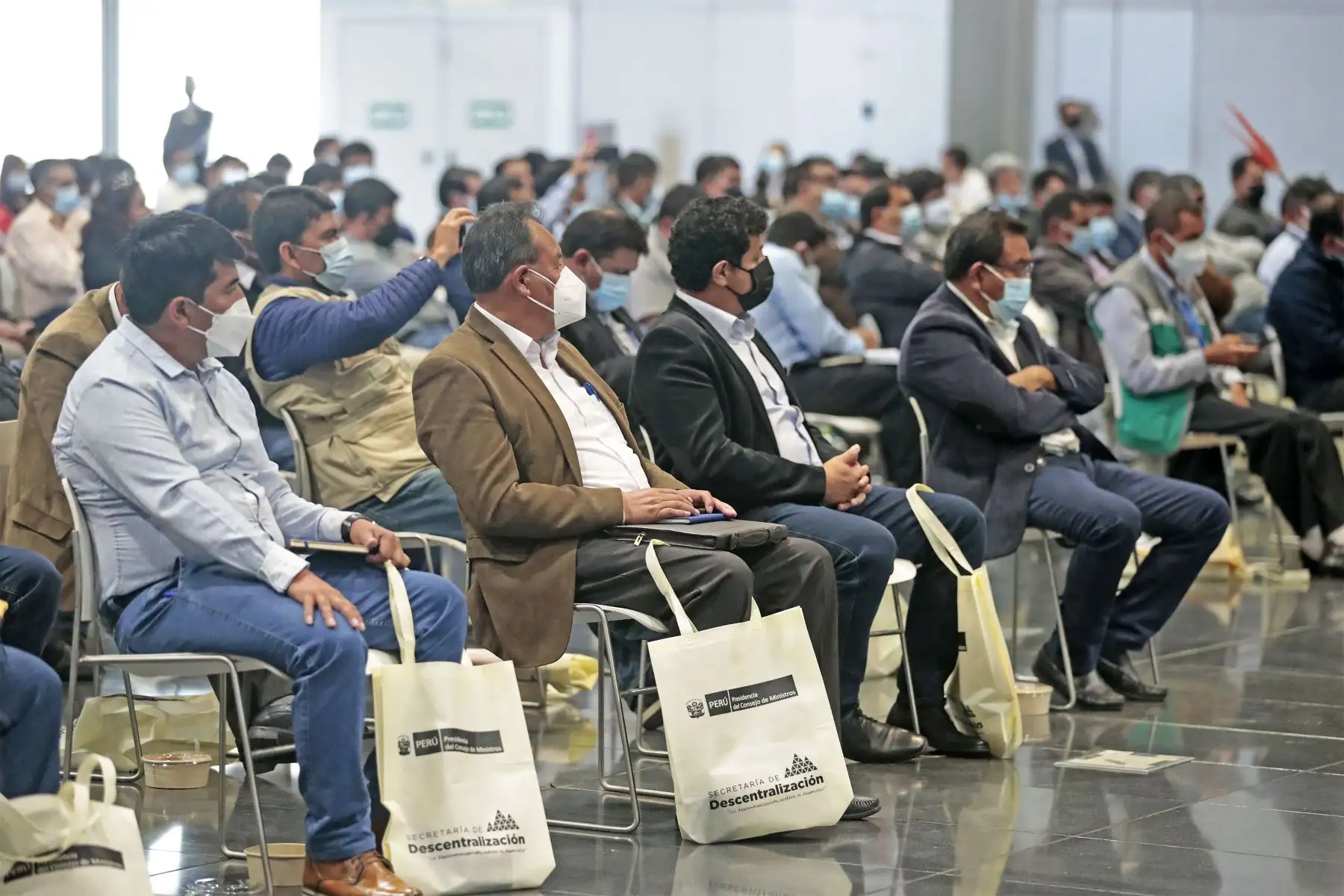 Presidente de la República, Pedro Castillo, asistió al Encuentro del Ejecutivo con alcaldes de municipalidades rurales y urbanas trabajando por el desarrollo local, que se desarrolló en el  Centro de Convenciones de Lima.
Foto: ANDINA/ Prensa Presidencia