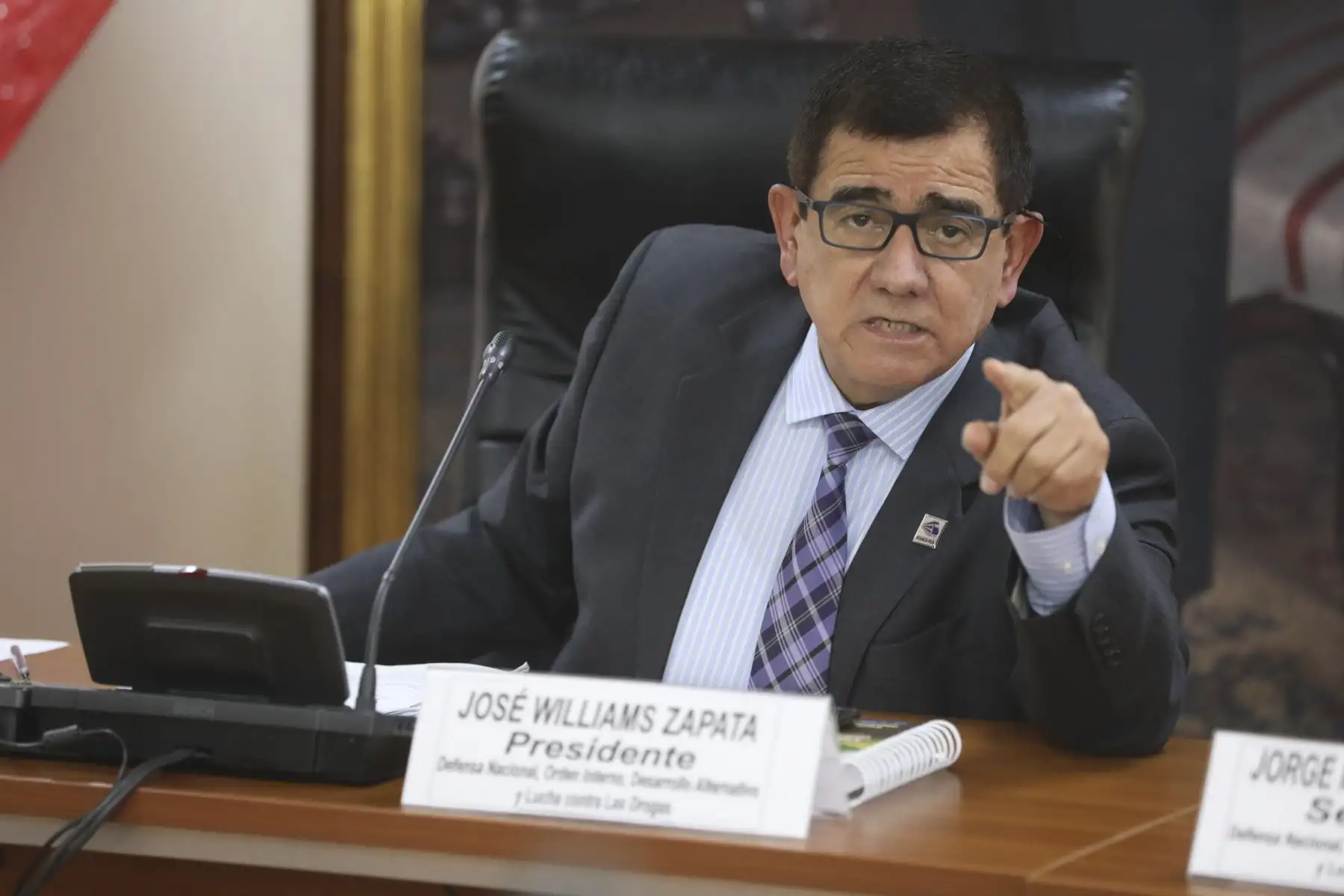 El ministro del Interior, Avelino Guillen, se presenta ante la Comisión de Defensa, Orden Interno, Desarrollo Alternativo y Lucha contra las Drogas del Congreso. Participa el congresista y presidente de la Comisión, José Zapata. Foto: Congreso de la República