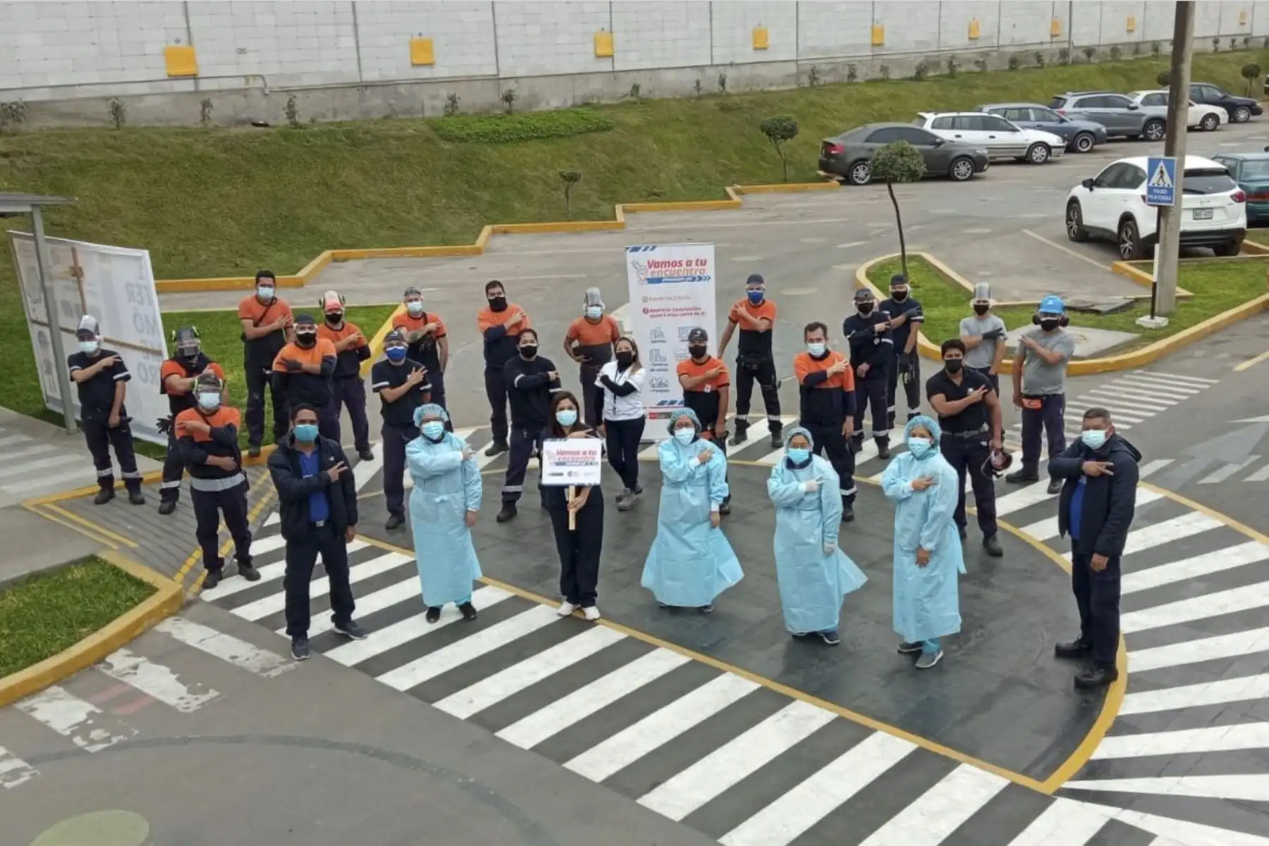 ¡Vamos a tu encuentro! también llegó a la zona industrial de Lurín para vacunar contra la covid-19 a los trabajadores de la empresa Perú Plast. Además, se aplicaron vacunas contra la influenza, hepatitis B, neumococo y otros. Foto: Minsa