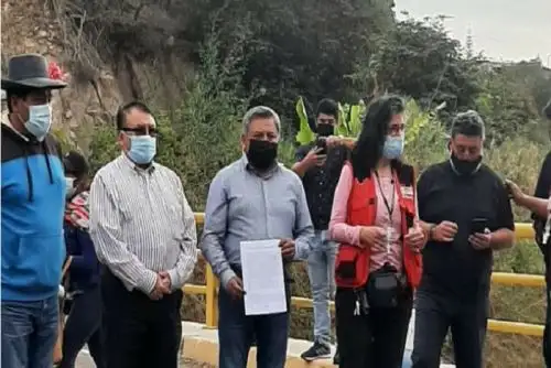 Durante la reunión realizada en la localidad de Tumilaca, se abordó la viabilidad del proyecto “Creación de la línea de construcción del sistema hidráulico para riego agrícola en el centro poblado de Pachas, distrito de  Chojata, provincia de General Sánchez Cerro, departamento de Moquegua”, y sobre el inicio de las actividades para la remediación del río por parte de la Empresa  Activos Mineros SAC.