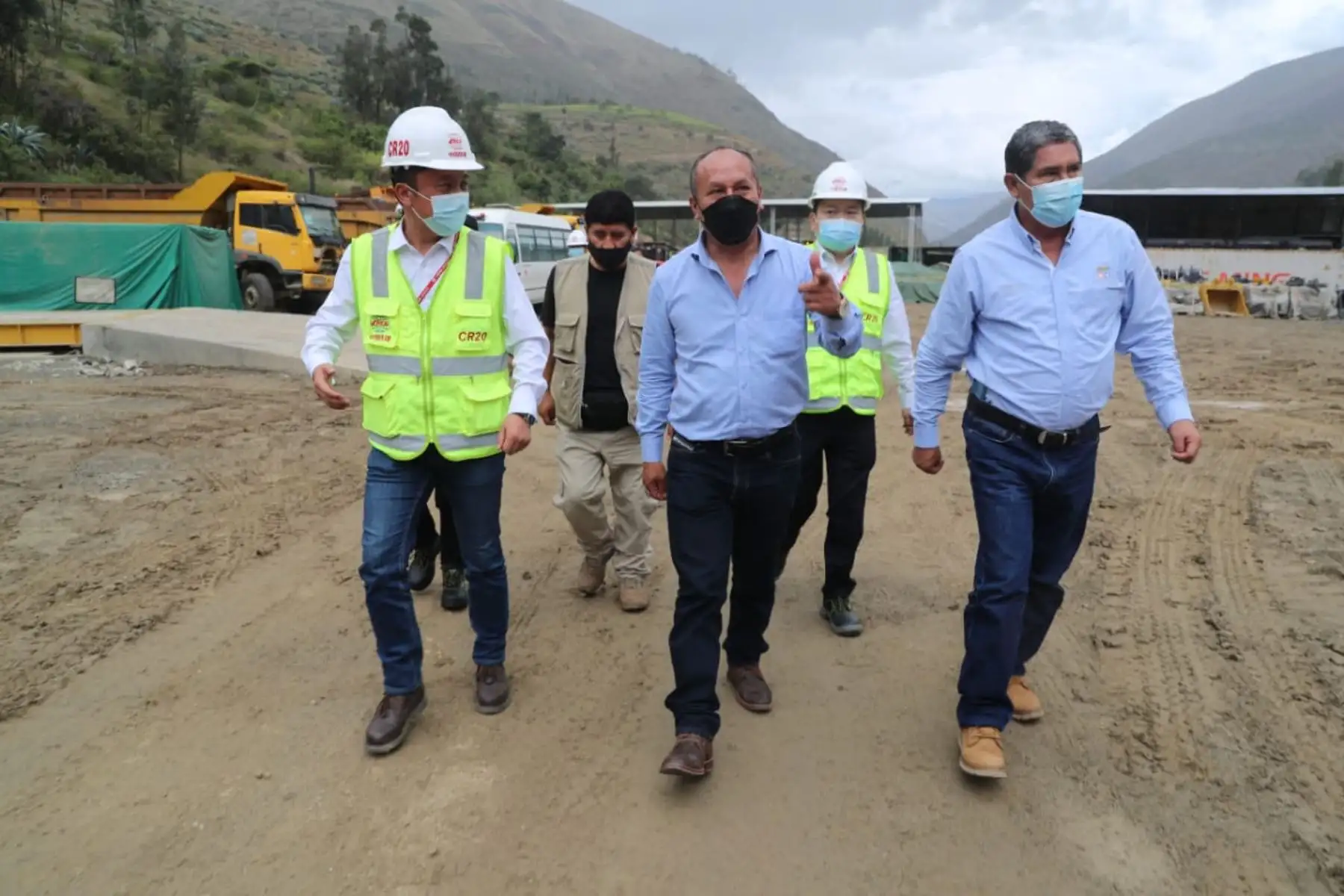 El titular del Ministerio de Transportes y Comunicaciones (MTC), Juan Francisco Silva, supervisó los trabajos que se realizan en la carretera Huánuco-La Unión-Huallanca, en la región Huánuco. Foto: MTC
