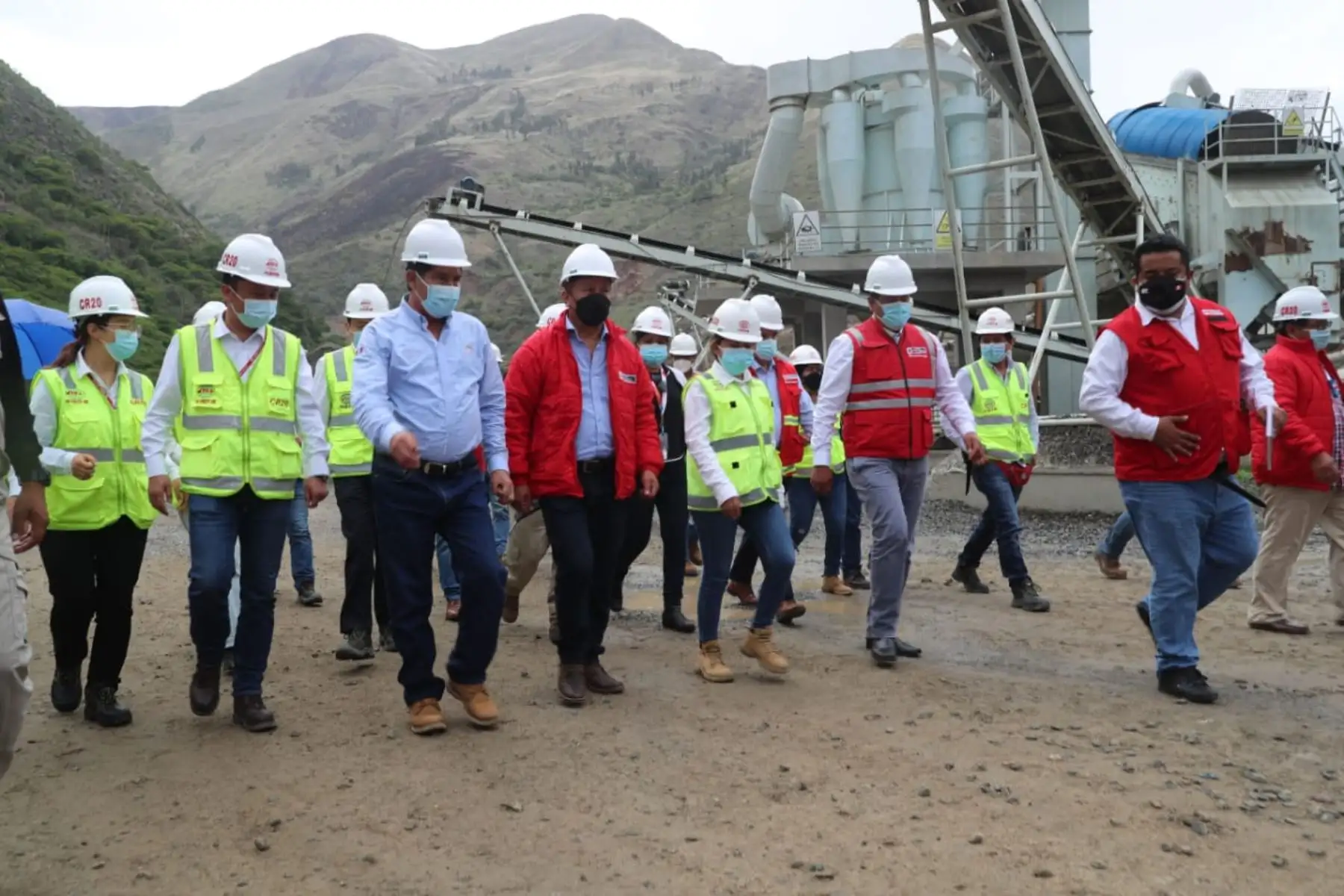 El titular del Ministerio de Transportes y Comunicaciones (MTC), Juan Francisco Silva, supervisó los trabajos que se realizan en la carretera Huánuco-La Unión-Huallanca, en la región Huánuco. Foto: MTC