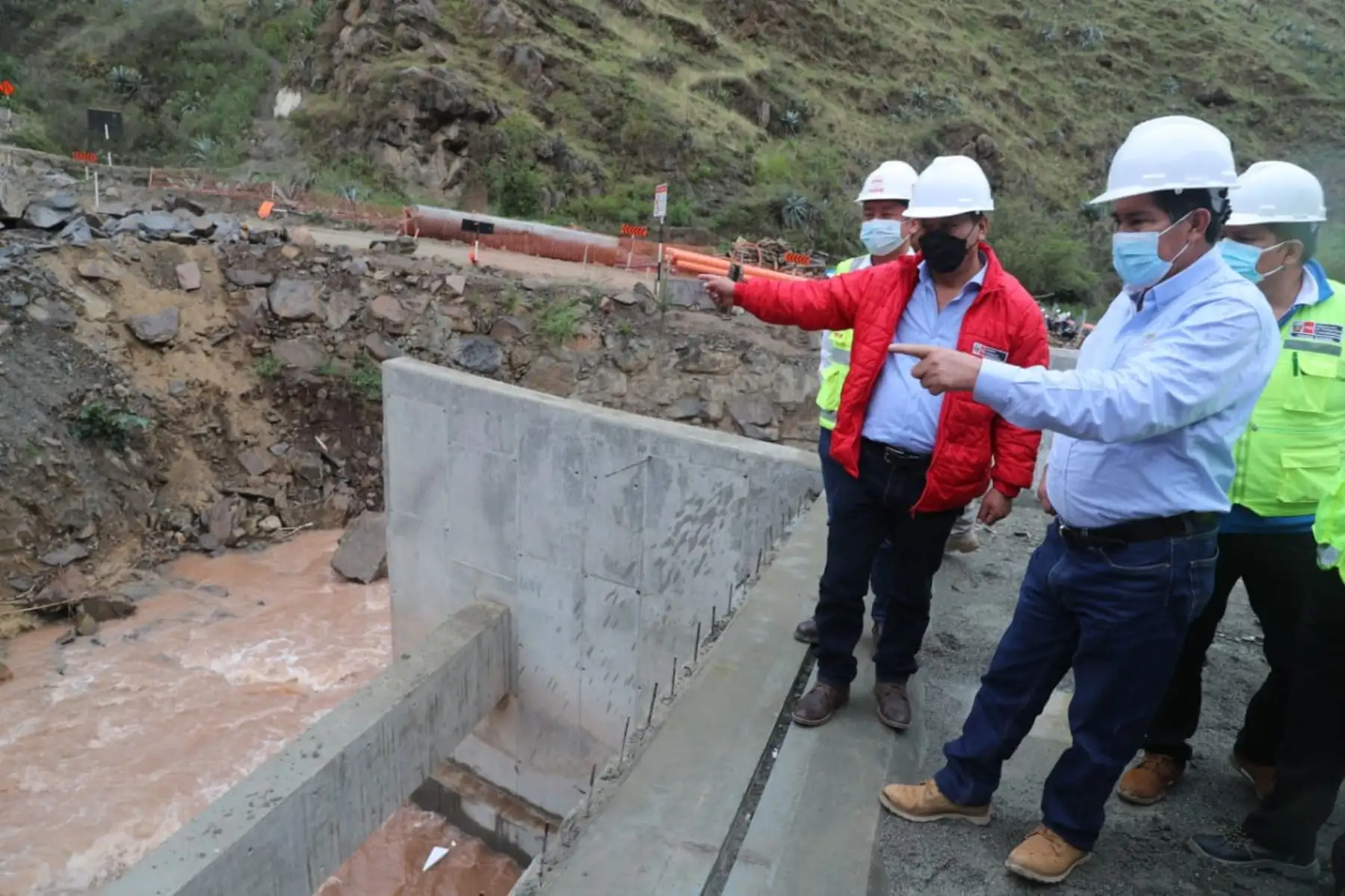 El titular del Ministerio de Transportes y Comunicaciones (MTC), Juan Francisco Silva, supervisó los trabajos que se realizan en la carretera Huánuco-La Unión-Huallanca, en la región Huánuco. Foto: MTC