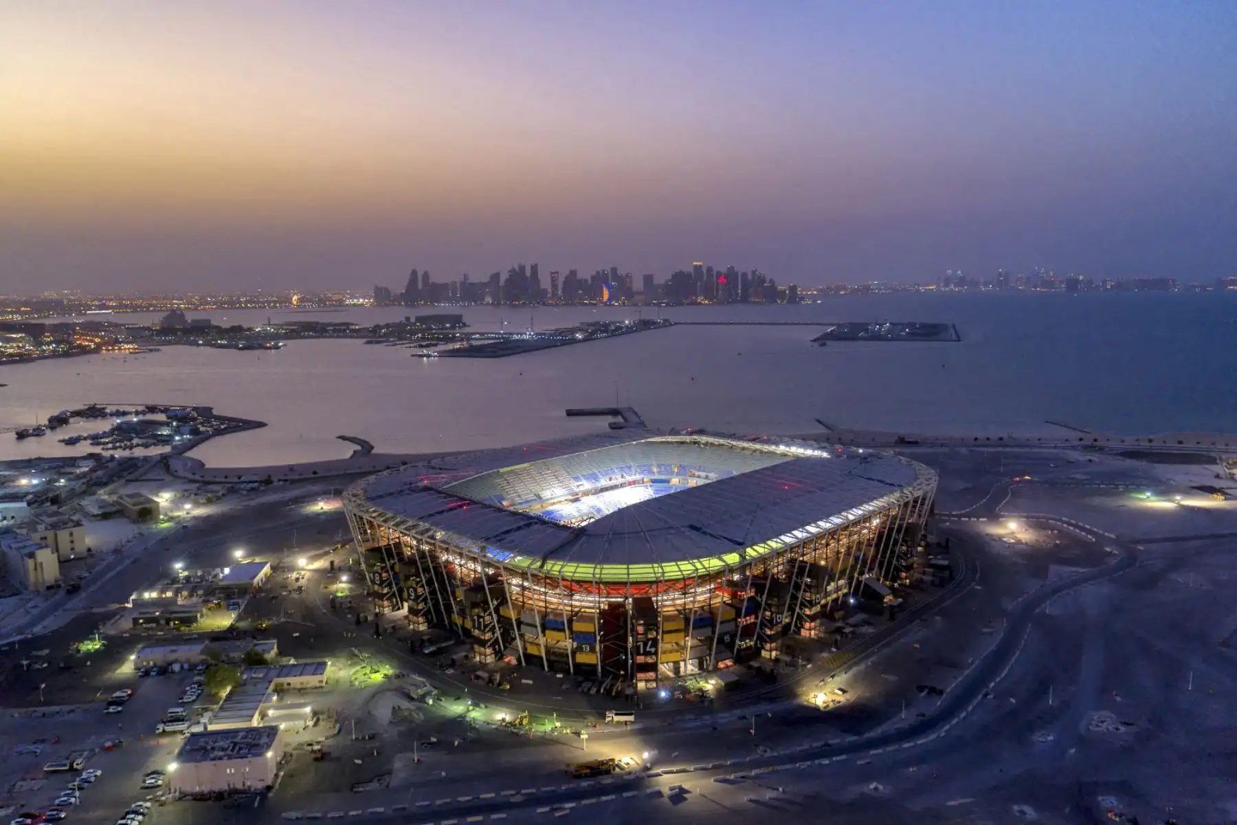 Estadio 974 en el distrito Ras Abu Aboud de la capital de Qatar, Doha. Foto: AFP