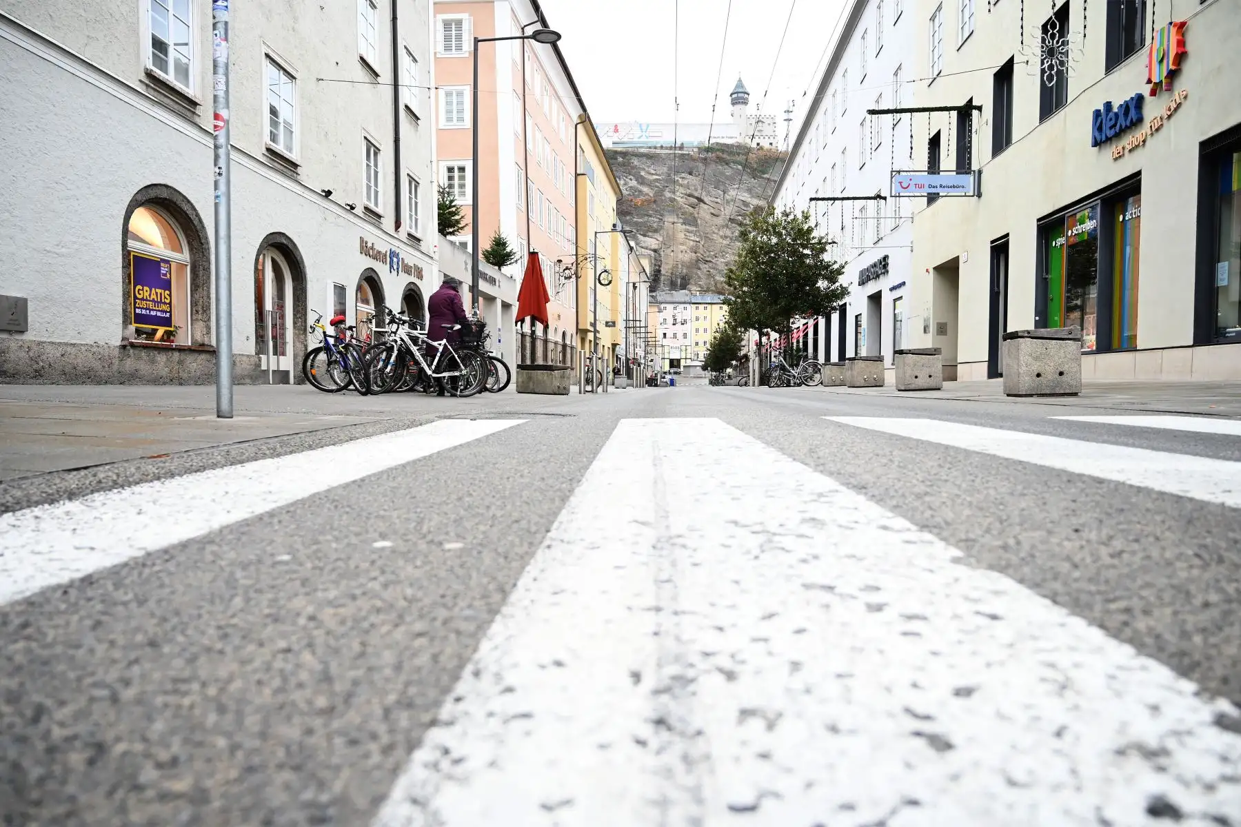 Austria es desde este lunes el primer país de Europa que vuelve al confinamiento para frenar la actual oleada de la pandemia, informó la agencia EFE.
Foto: AFP