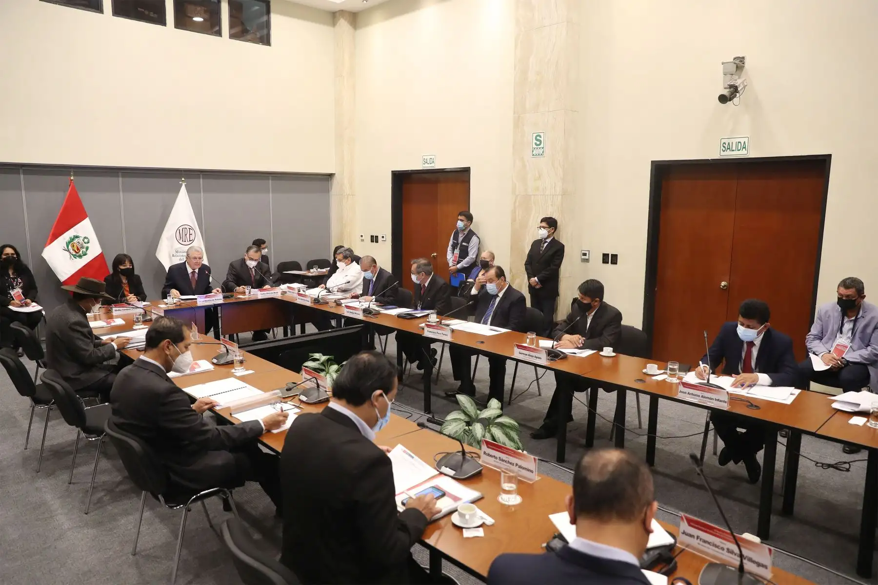La presidenta del Consejo de Ministros, Mirtha Vásquez Premier  participó en la VI sesión del Consejo Nacional de Desarrollo de Fronteras e Integración Fronteriza, espacio de articulación que permite concertar acciones para atender a poblaciones de frontera a través del diálogo entre los tres niveles de gobierno.
Foto: ANDINA/Andrés Valle