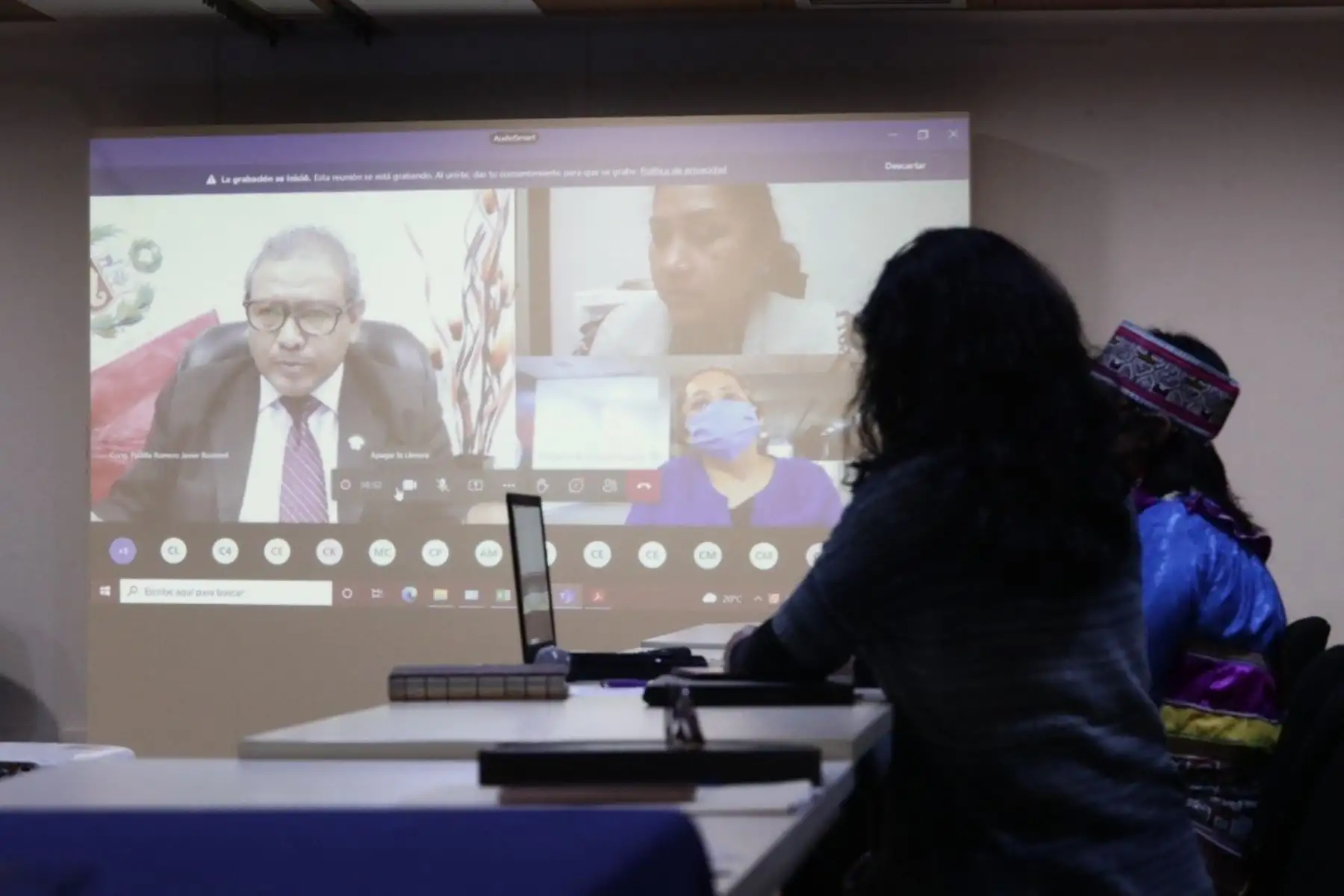 La ministra de Cultura, Gisela Ortiz, la viceministra de Interculturalidad, Rocilda Nunta, y varios funcionarios del Ministerio, participaron de la IX Sesión Ordinaria de la Comisión de Cultura y Patrimonio Cultural del Congreso. Se trató el sustento a las observaciones a la autógrafa de Ley que modifica la Ley General de Patrimonio Cultural de la Nación, así como la sustentación a la propuesta de modificación de la denominación del Ministerio de Cultura por Ministerio de las Culturas. Foto: Mincul
