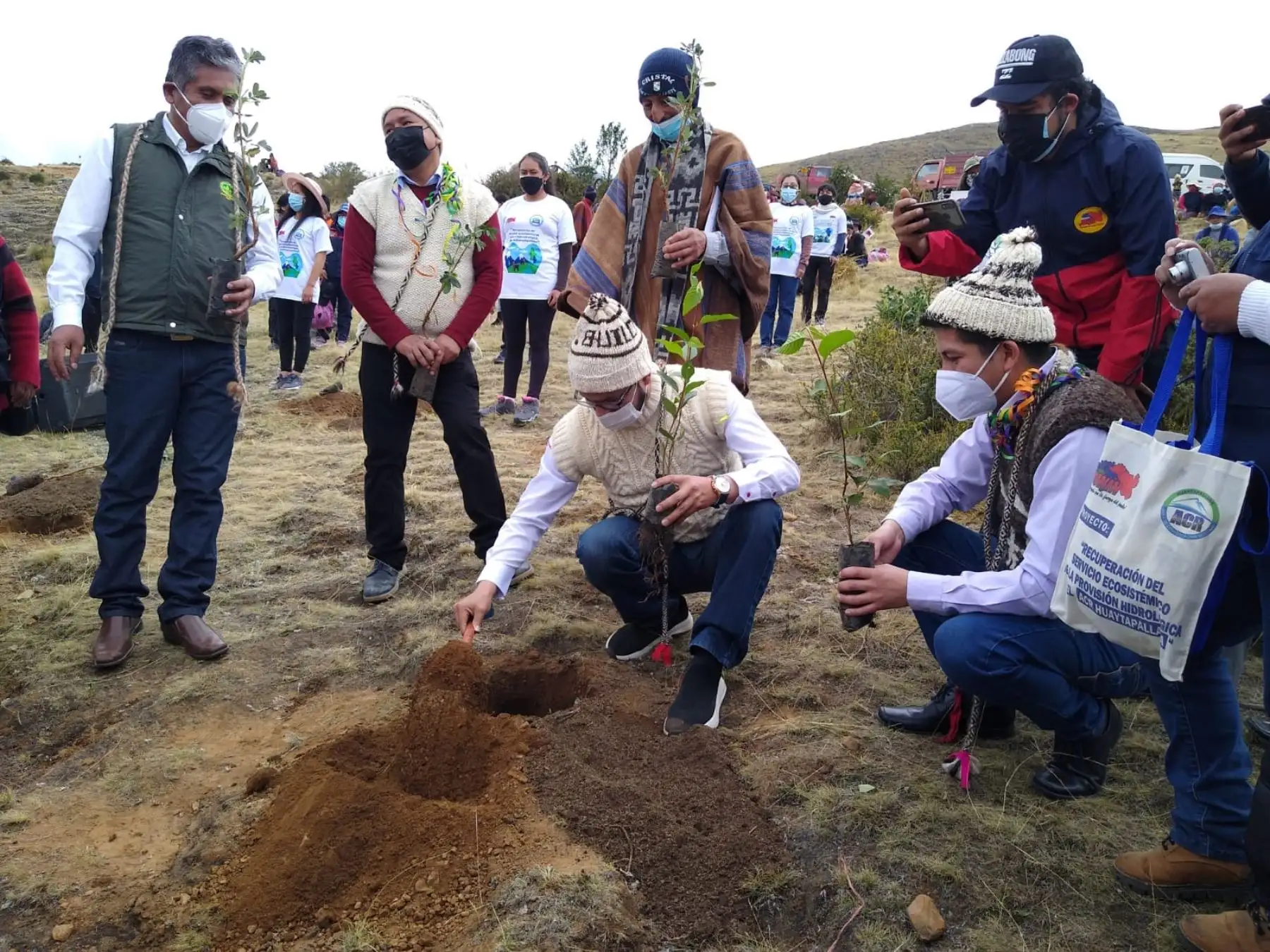 Con siembra de plantones de quinual y aliso inician la reforestación del área de conservación regional (ACR) Huaytapallana, ubicada en la provincia de Huancayo, en Junín. ANDINA/Difusión