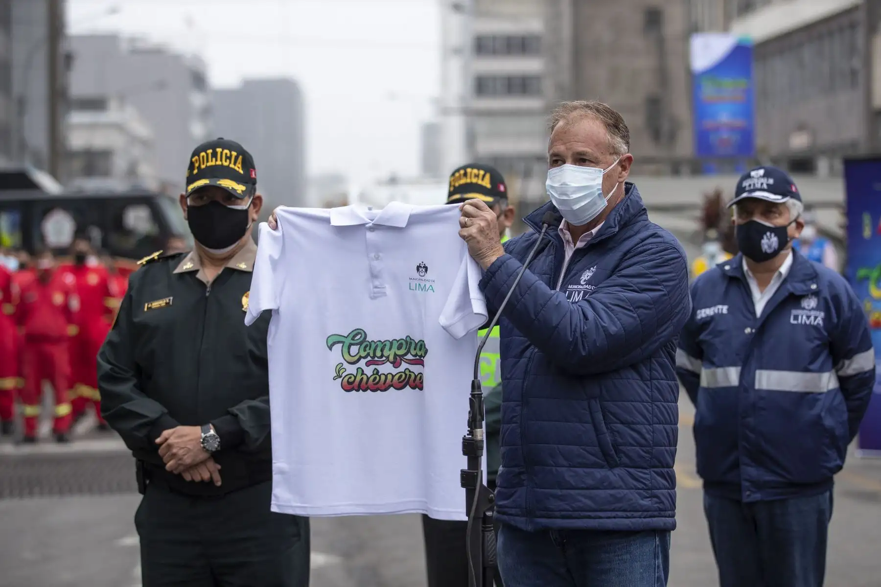 En el marco del reforzamiento de las acciones ante las próximas fiestas navideñas y de fin de año, la Municipalidad de Lima ha instalado un puesto de comando en la plaza Gastañeta, en el conglomerado Mesa Redonda.
Foto: ANDINA/Municipalidad de Lima